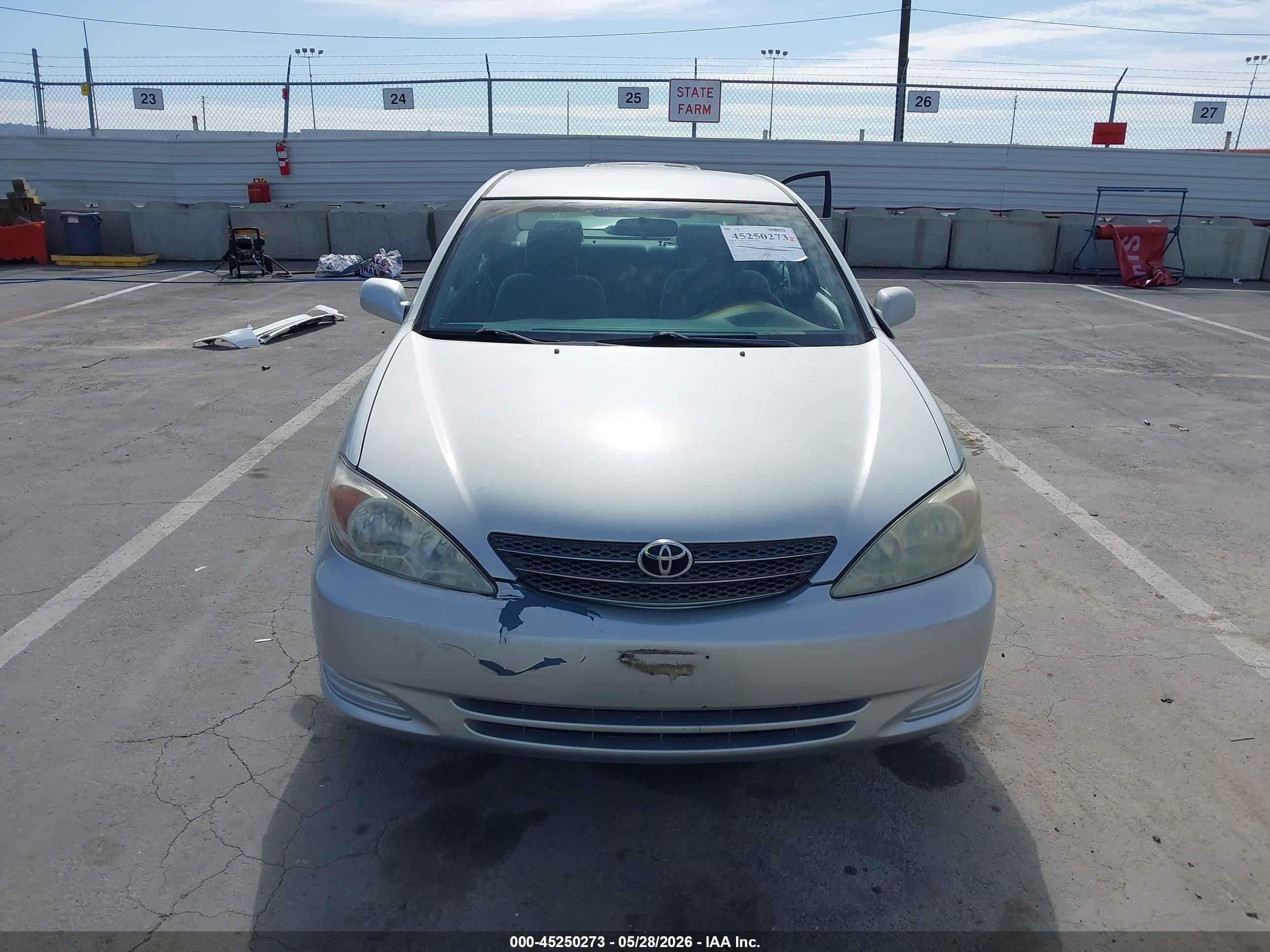 2002 Toyota Camry Le Silver vin: 4T1BE32K92U587588
