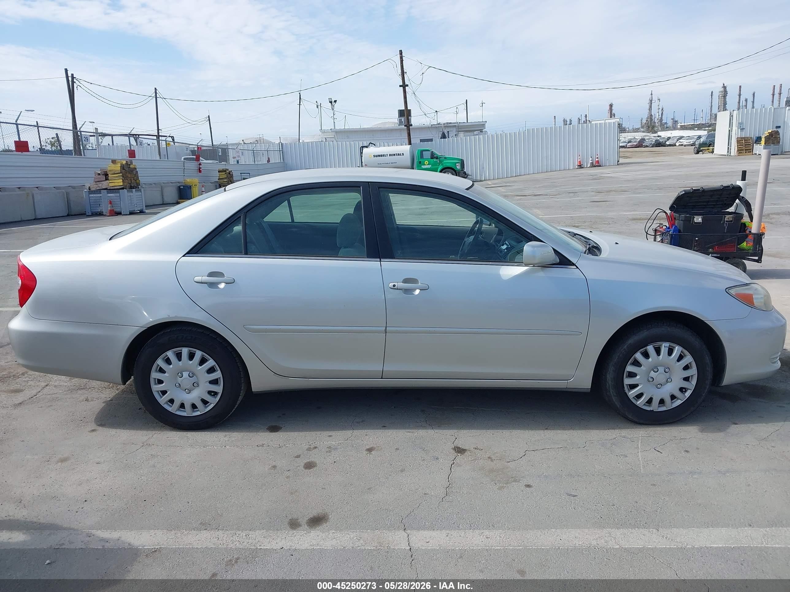 2002 Toyota Camry Le Silver vin: 4T1BE32K92U587588