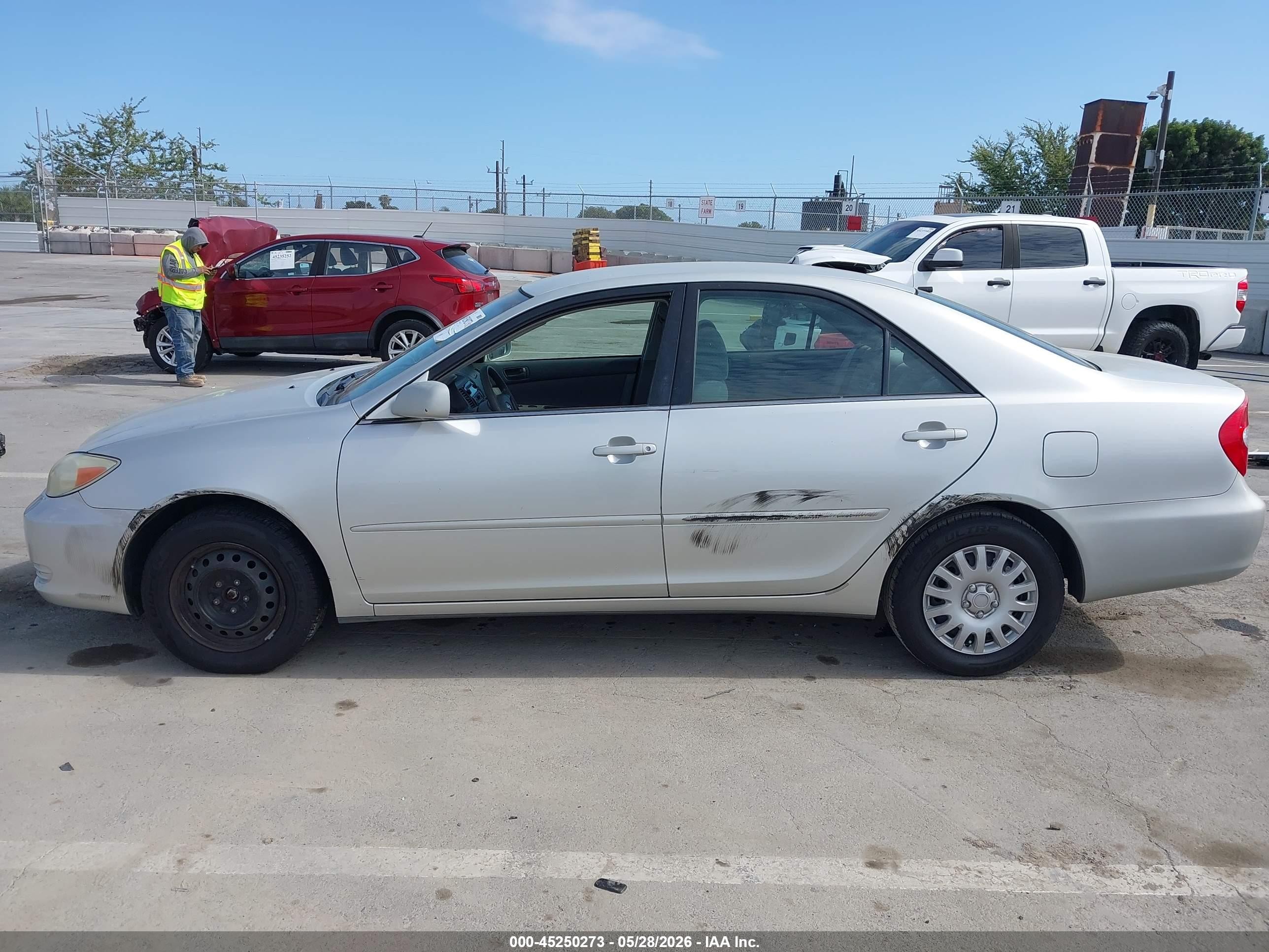 2002 Toyota Camry Le Silver vin: 4T1BE32K92U587588