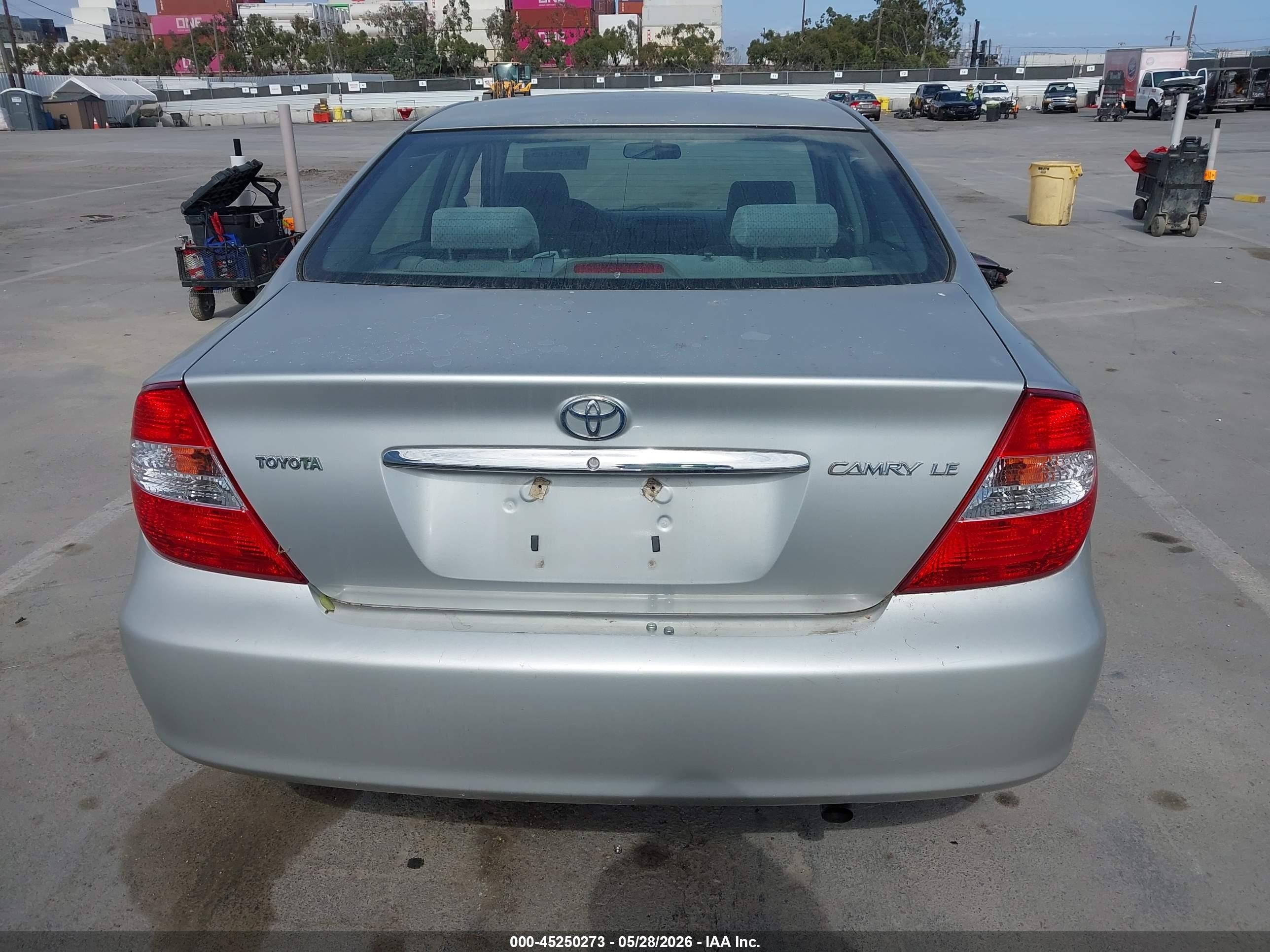 2002 Toyota Camry Le Silver vin: 4T1BE32K92U587588