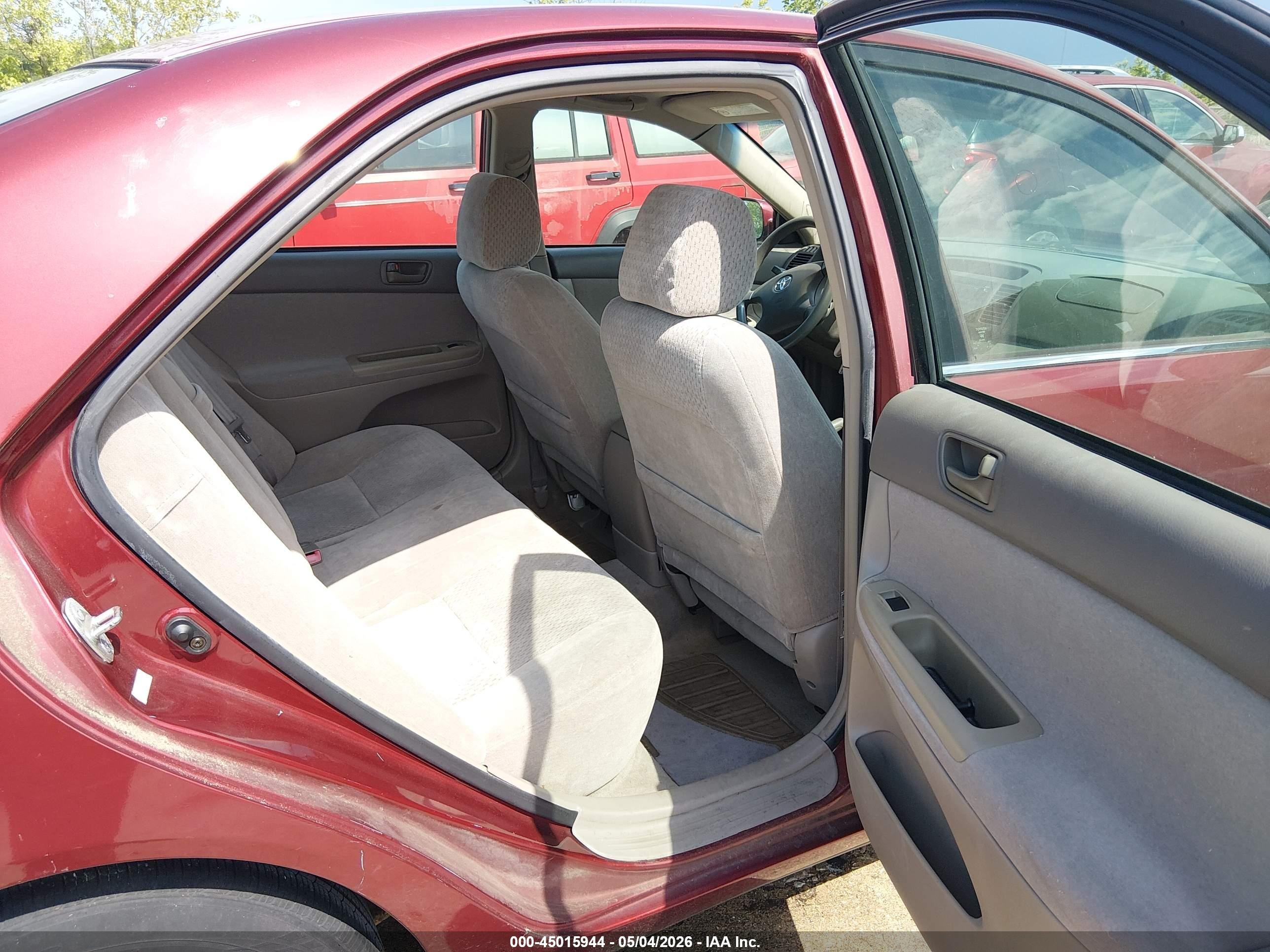 2002 Toyota Camry Le Red vin: 4T1BE32K92U590104