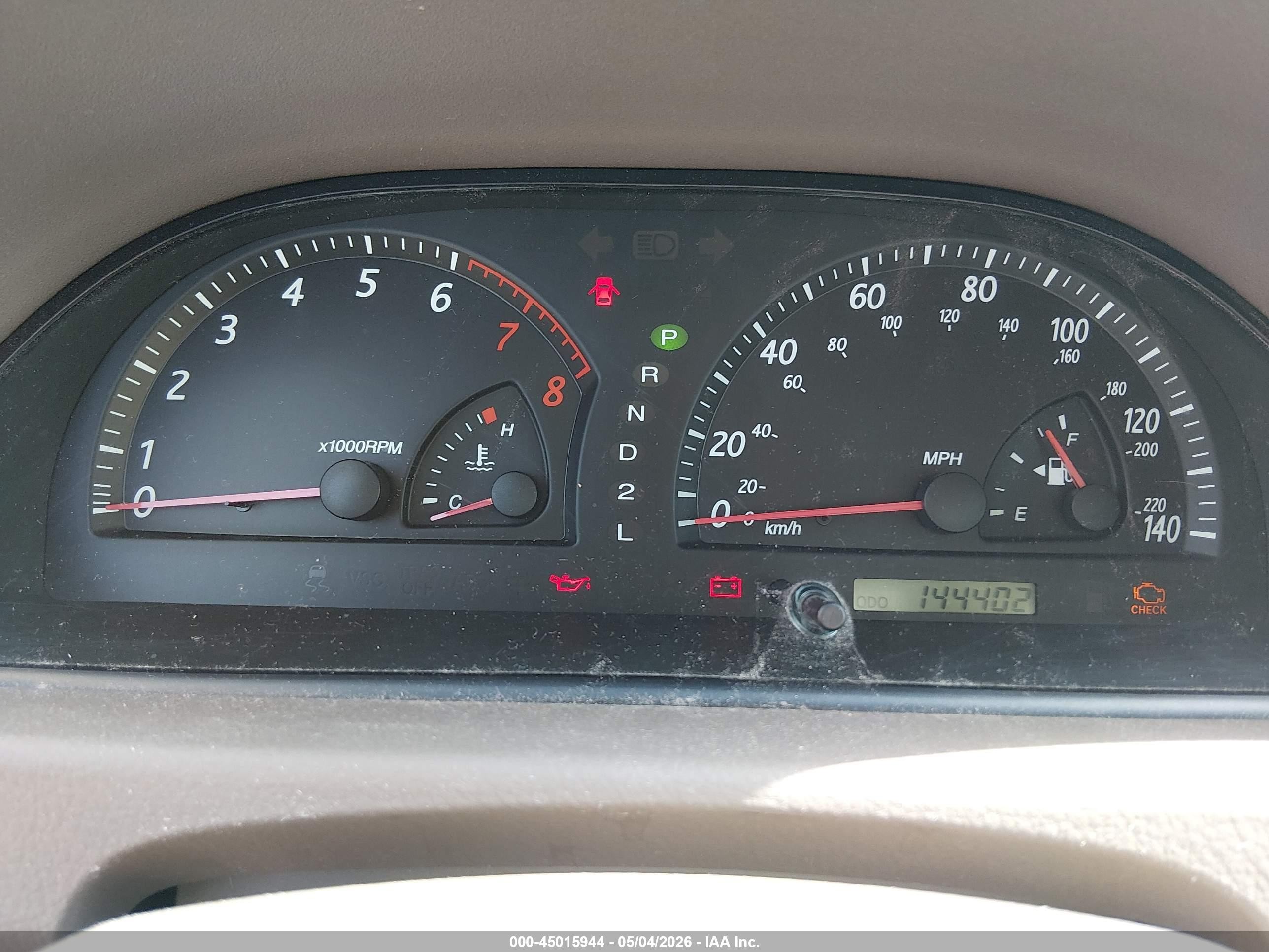 2002 Toyota Camry Le Red vin: 4T1BE32K92U590104