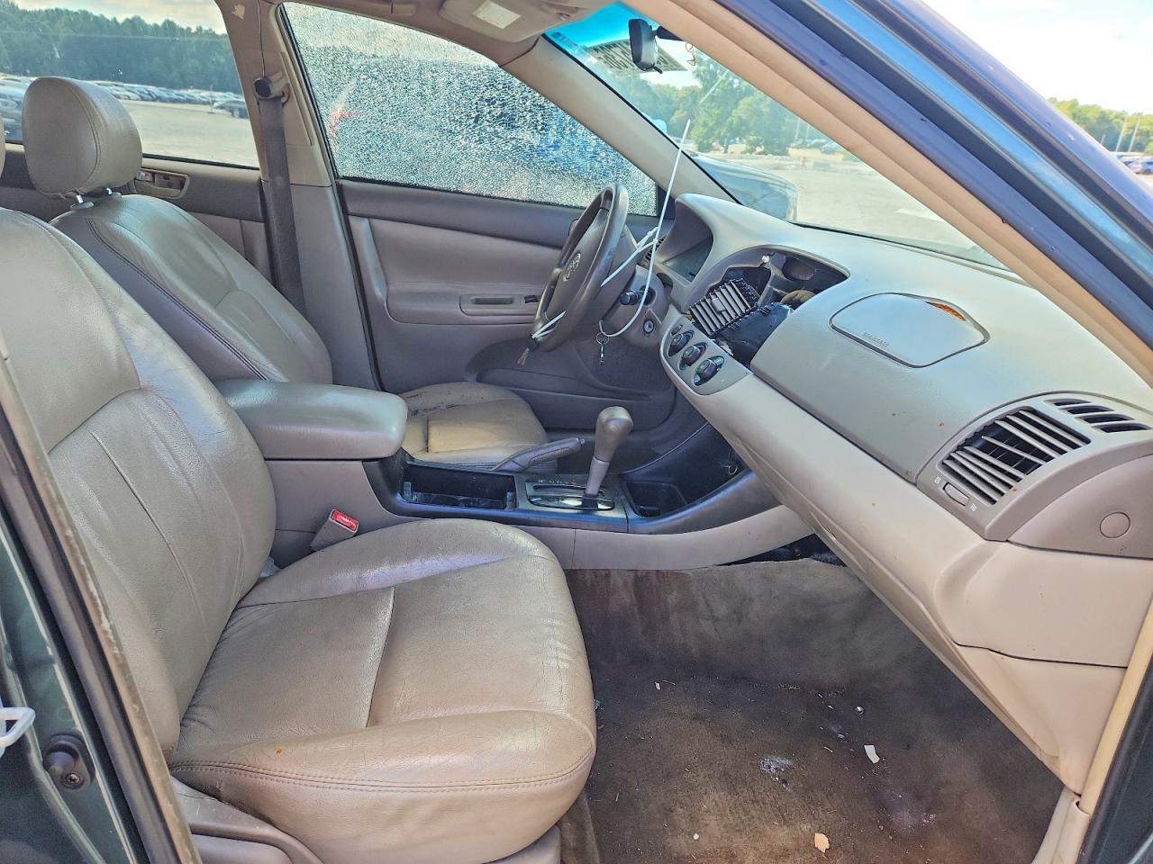 2002 Toyota Camry Le Gray vin: 4T1BE32K92U597313