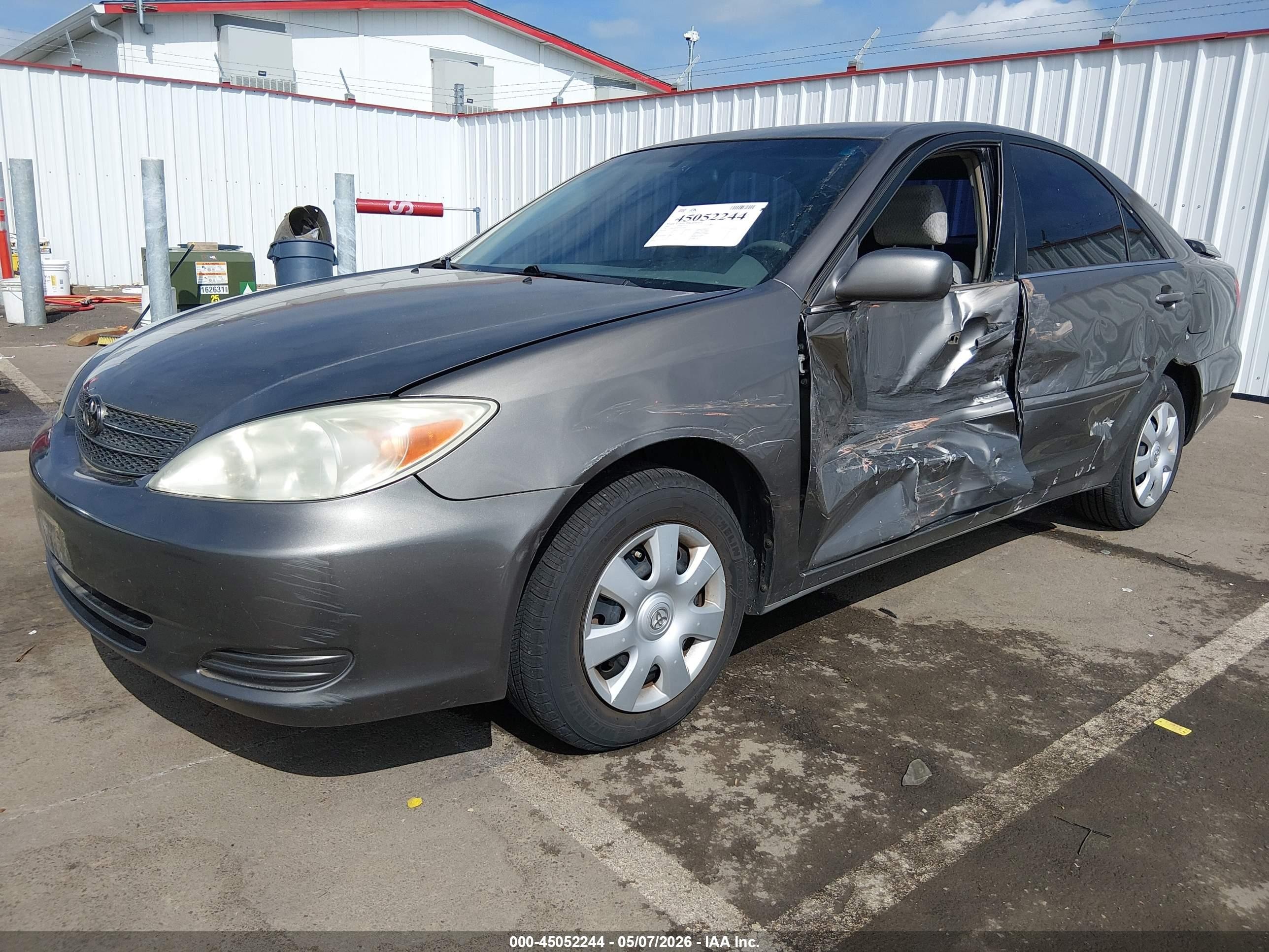 2002 Toyota Camry Le Золотой vin: 4T1BE32K92U612263