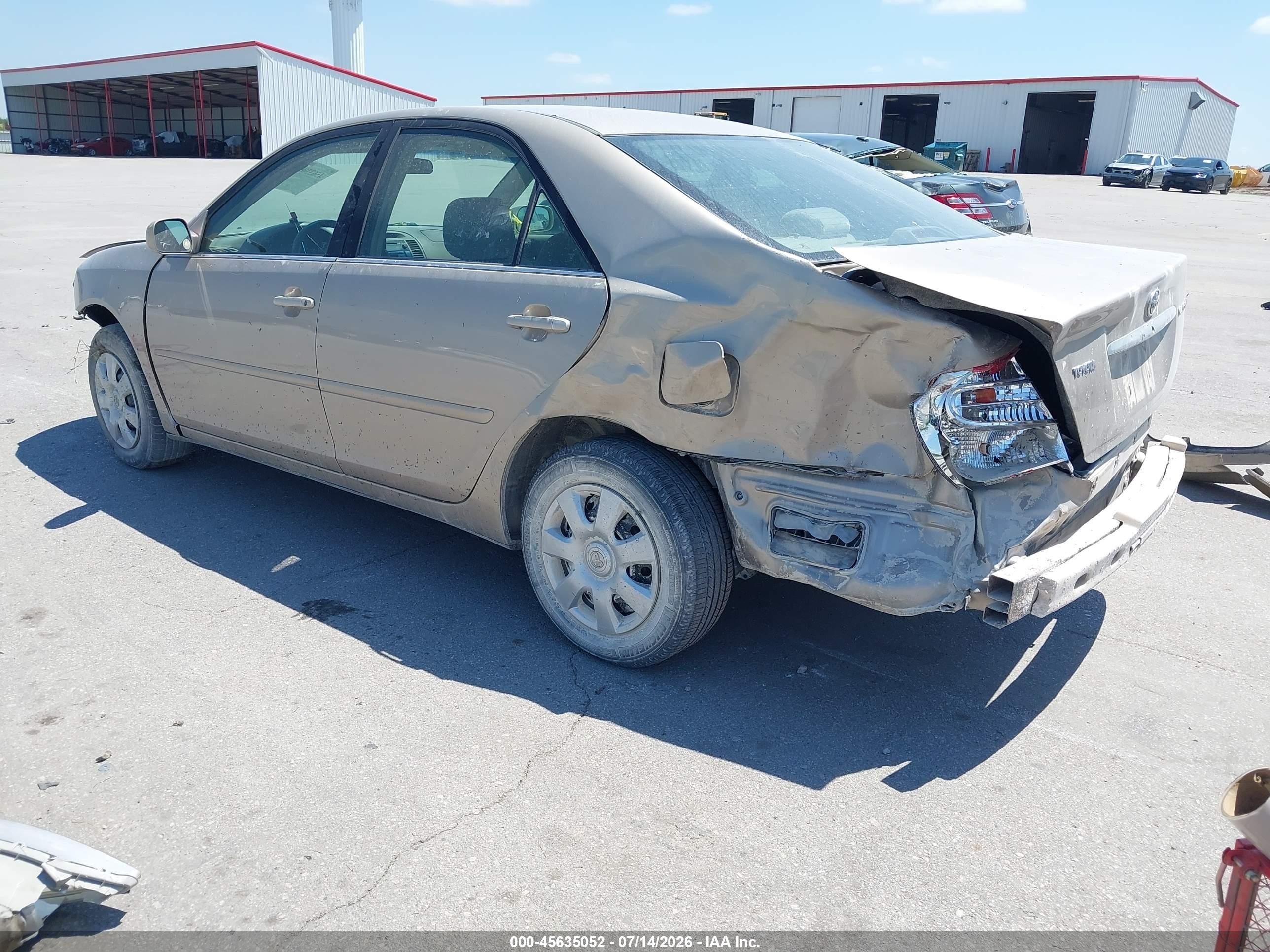 2003 Toyota Camry Le Gold vin: 4T1BE32K93U703373