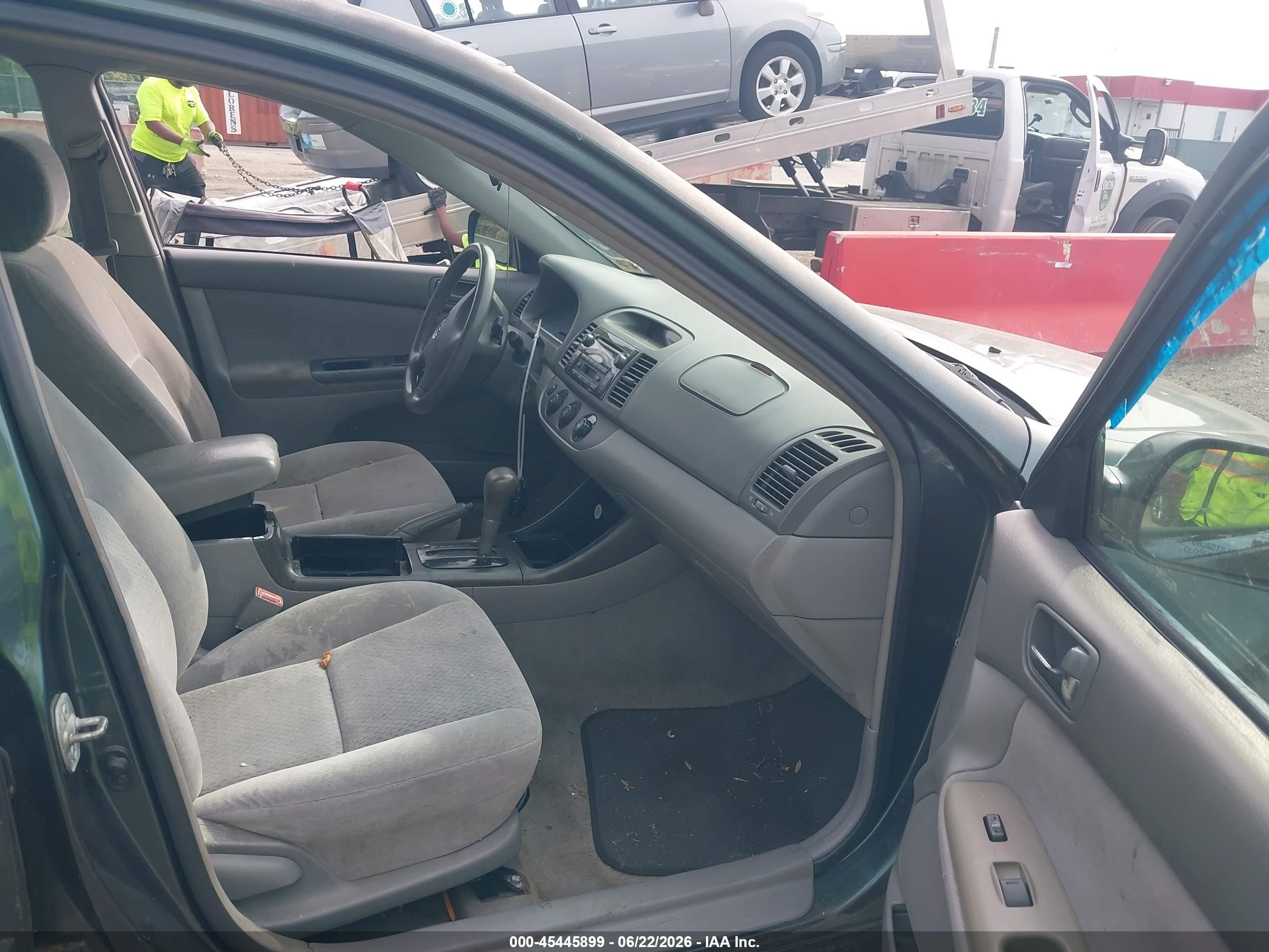 2003 Toyota Camry Le Green vin: 4T1BE32K93U735028