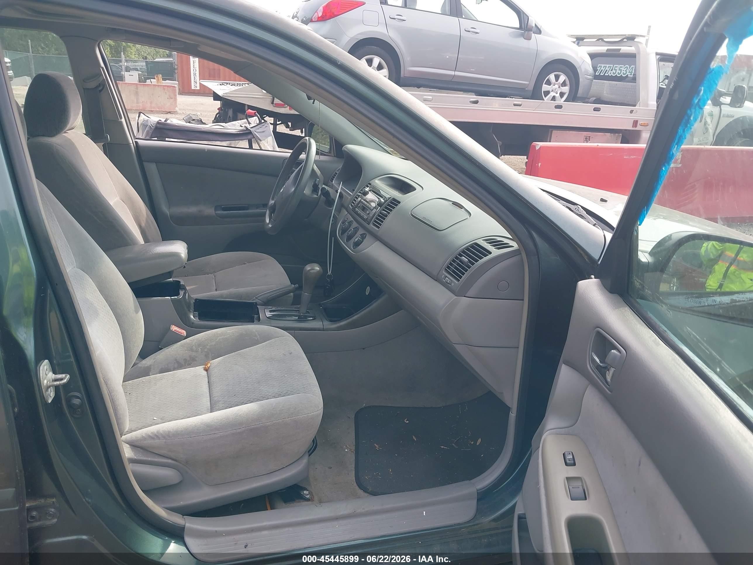 2003 Toyota Camry Le Green vin: 4T1BE32K93U735028