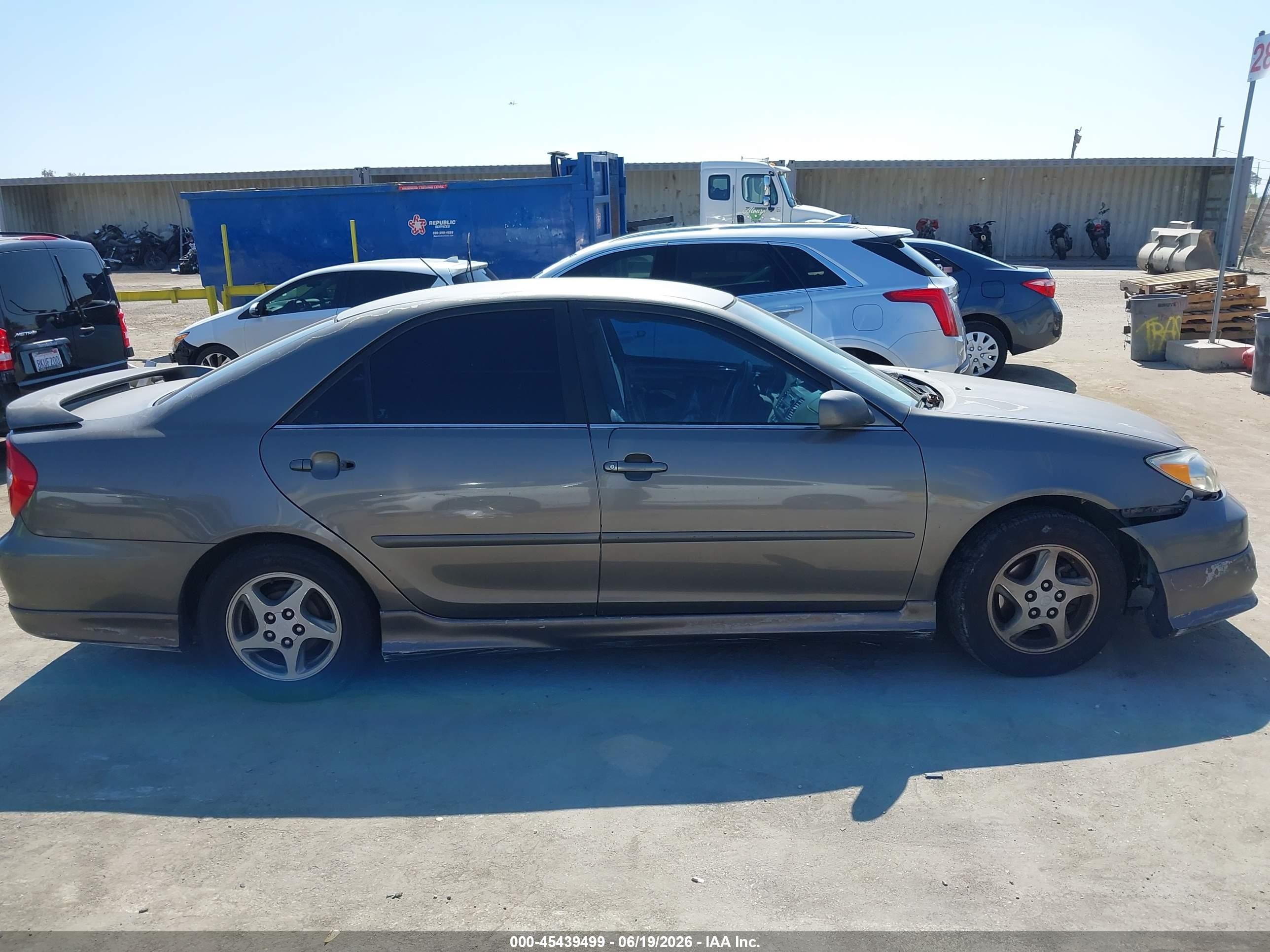 2003 Toyota Camry Le Gray vin: 4T1BE32K93U759295