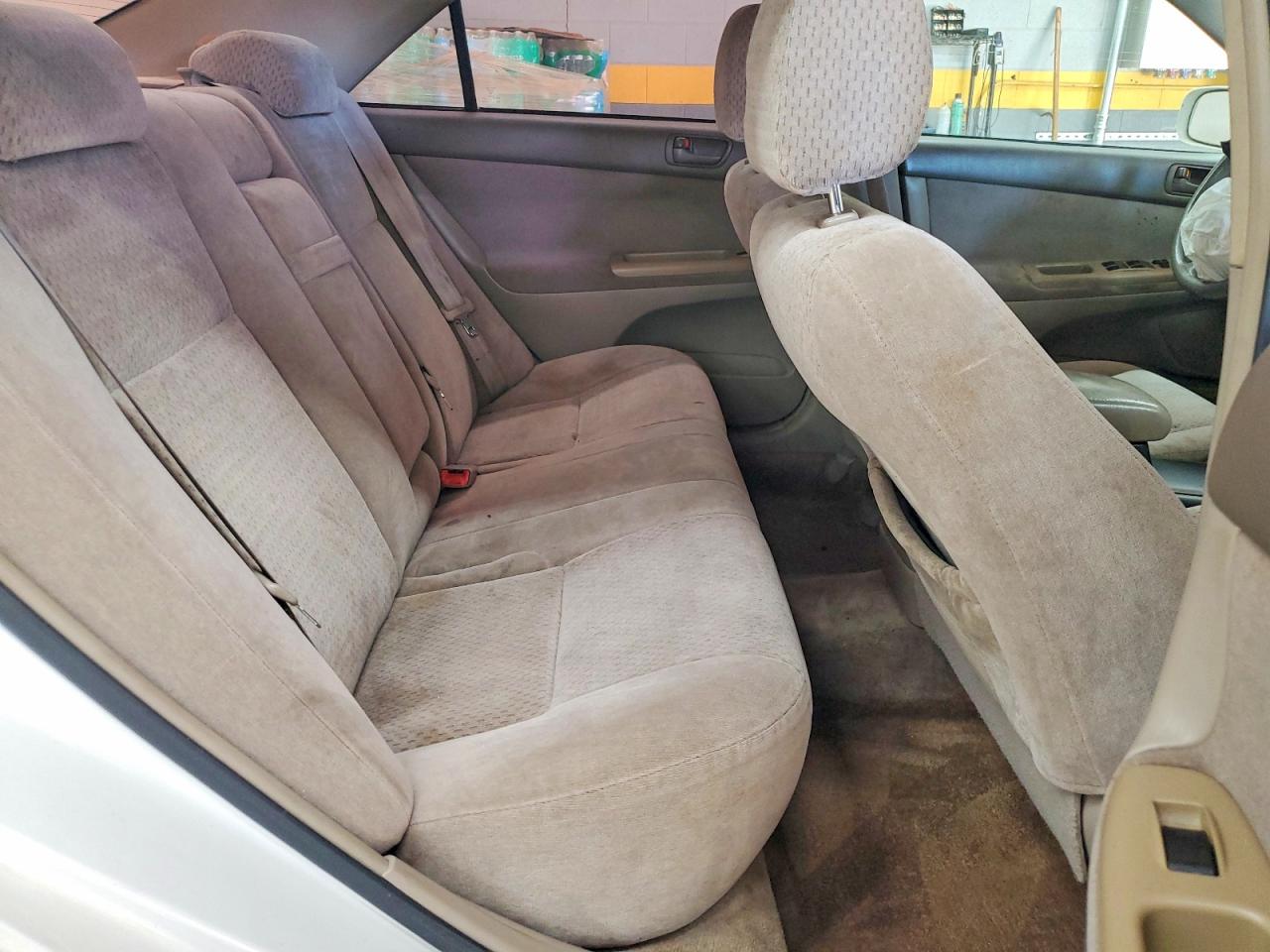 2004 Toyota Camry Le White vin: 4T1BE32K94U263527