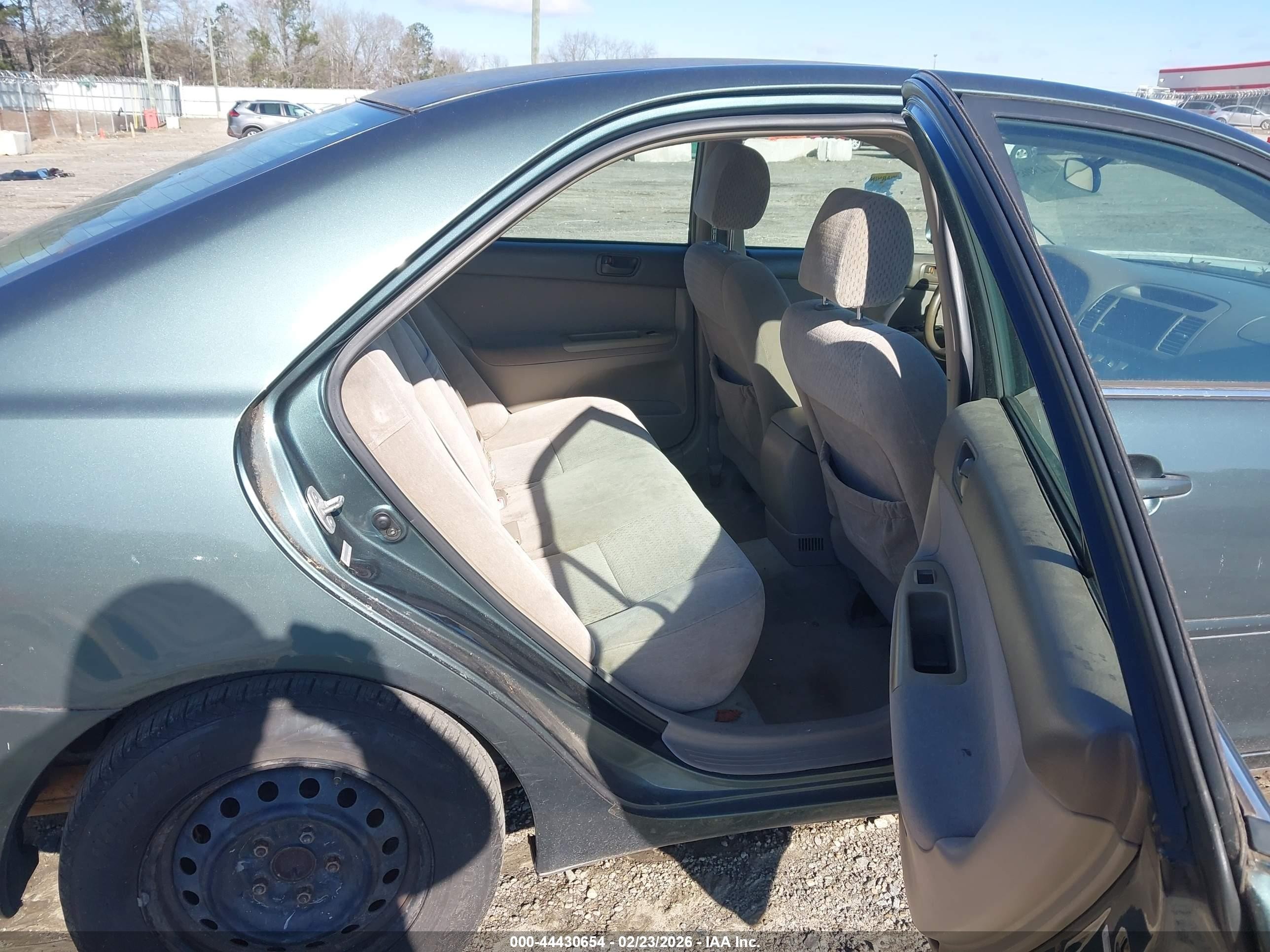 2004 Toyota Camry Le Teal vin: 4T1BE32K94U264922