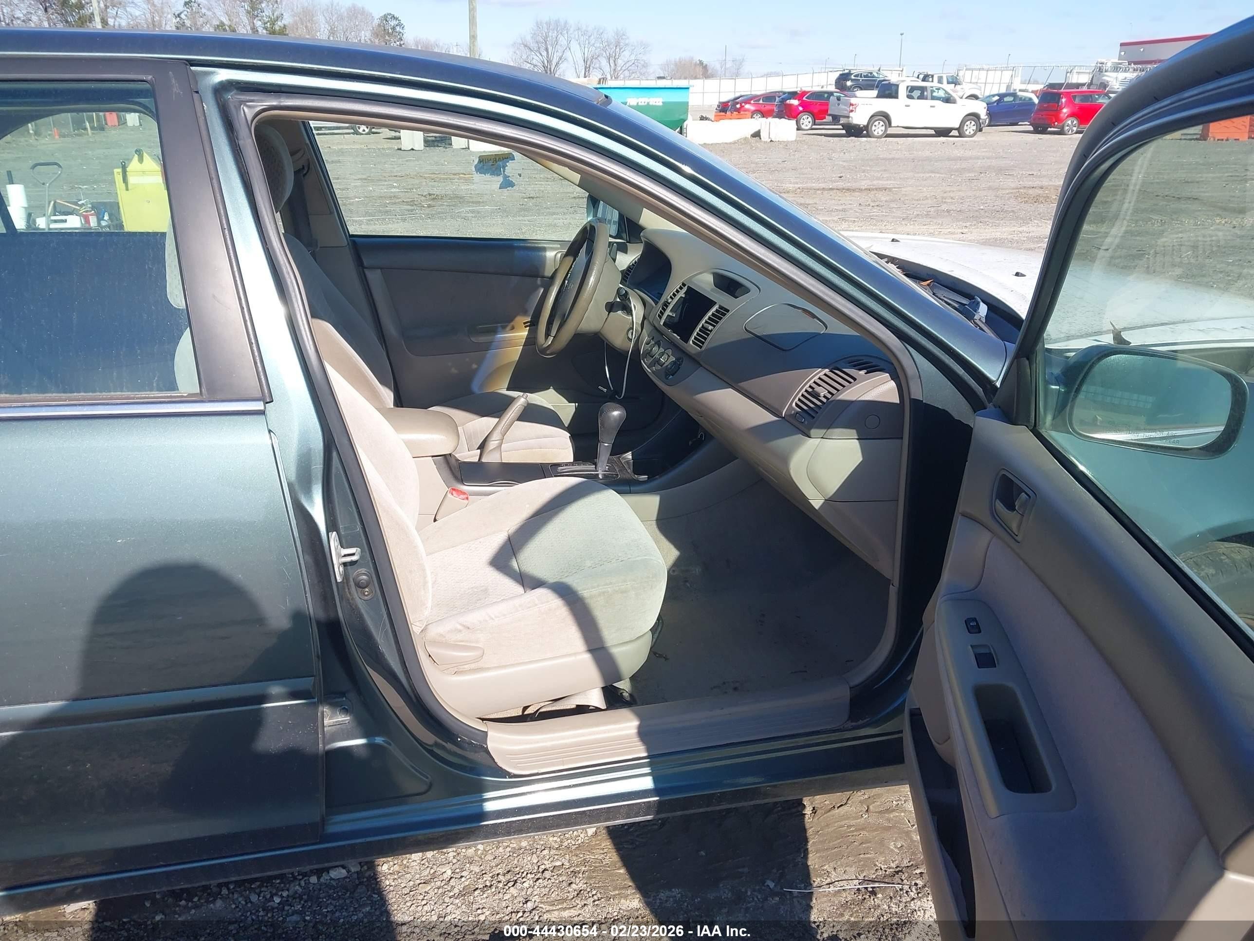 2004 Toyota Camry Le Teal vin: 4T1BE32K94U264922