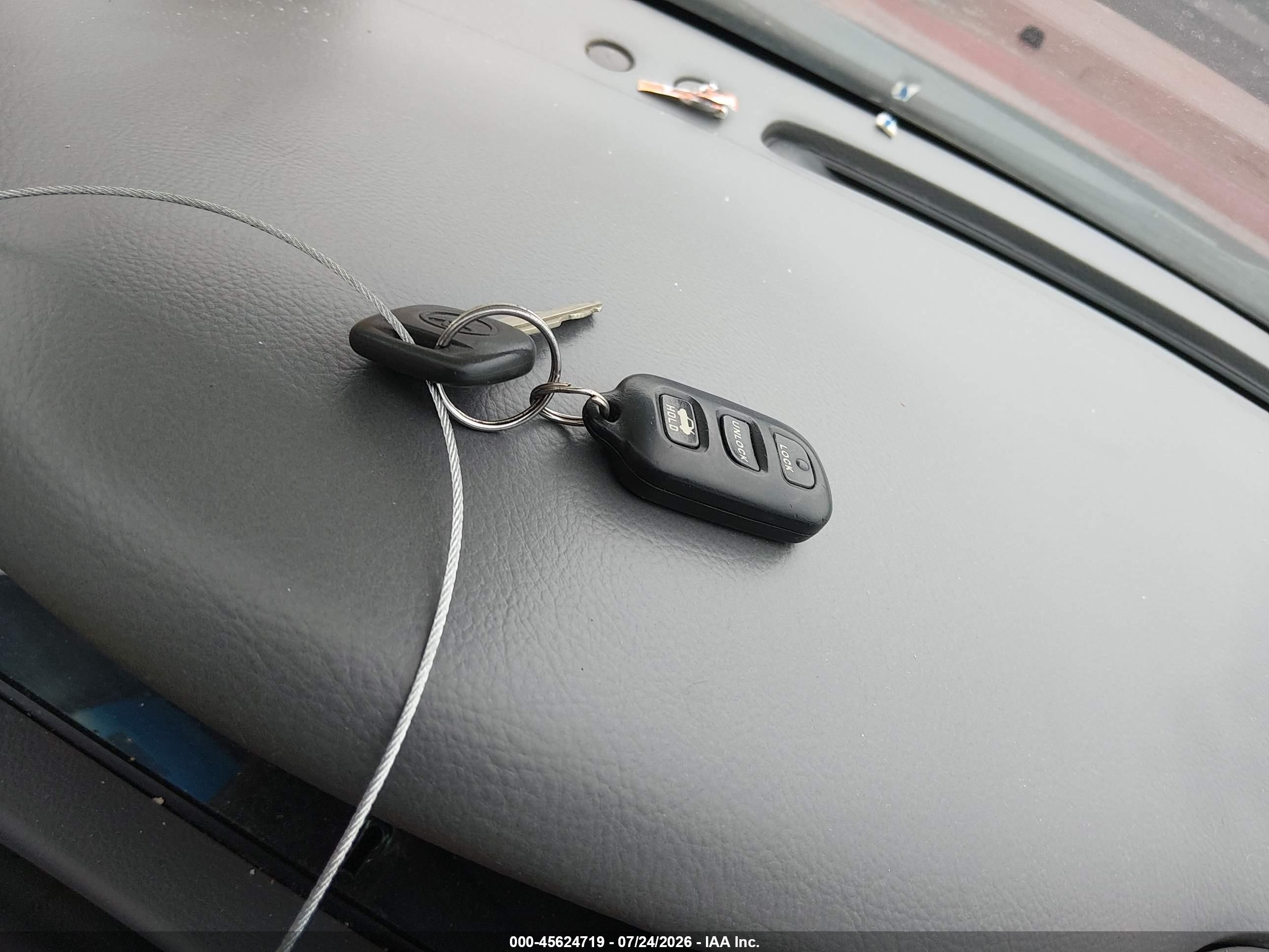 2004 Toyota Camry Le Темно-бордовый vin: 4T1BE32K94U290355