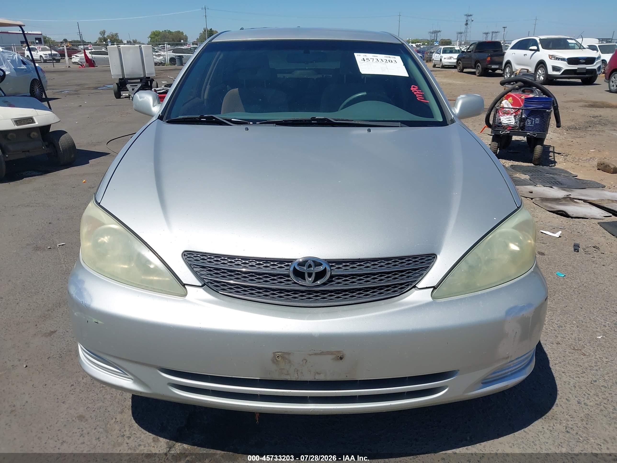 2004 Toyota Camry Le Silver vin: 4T1BE32K94U305131