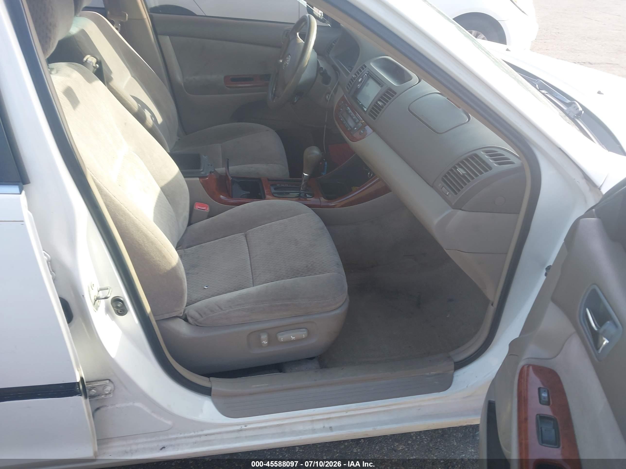2004 Toyota Camry Xle White vin: 4T1BE32K94U305713