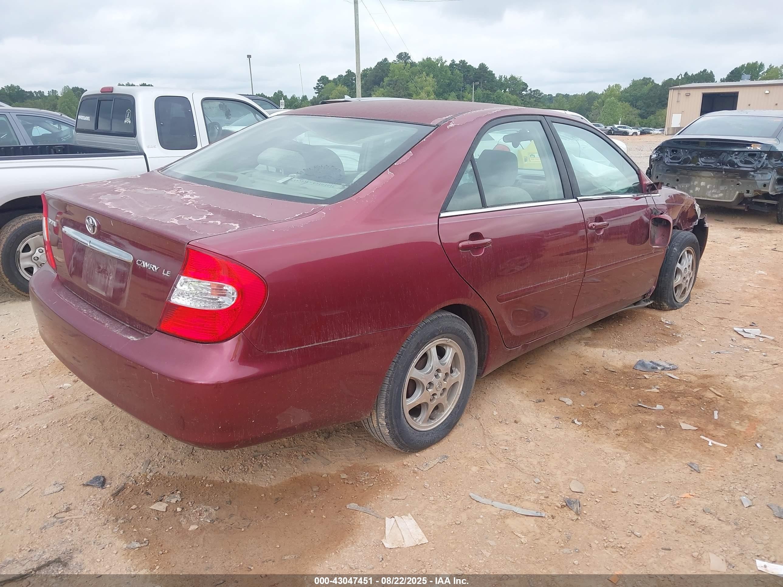 2004 Toyota Camry Le Red vin: 4T1BE32K94U322253