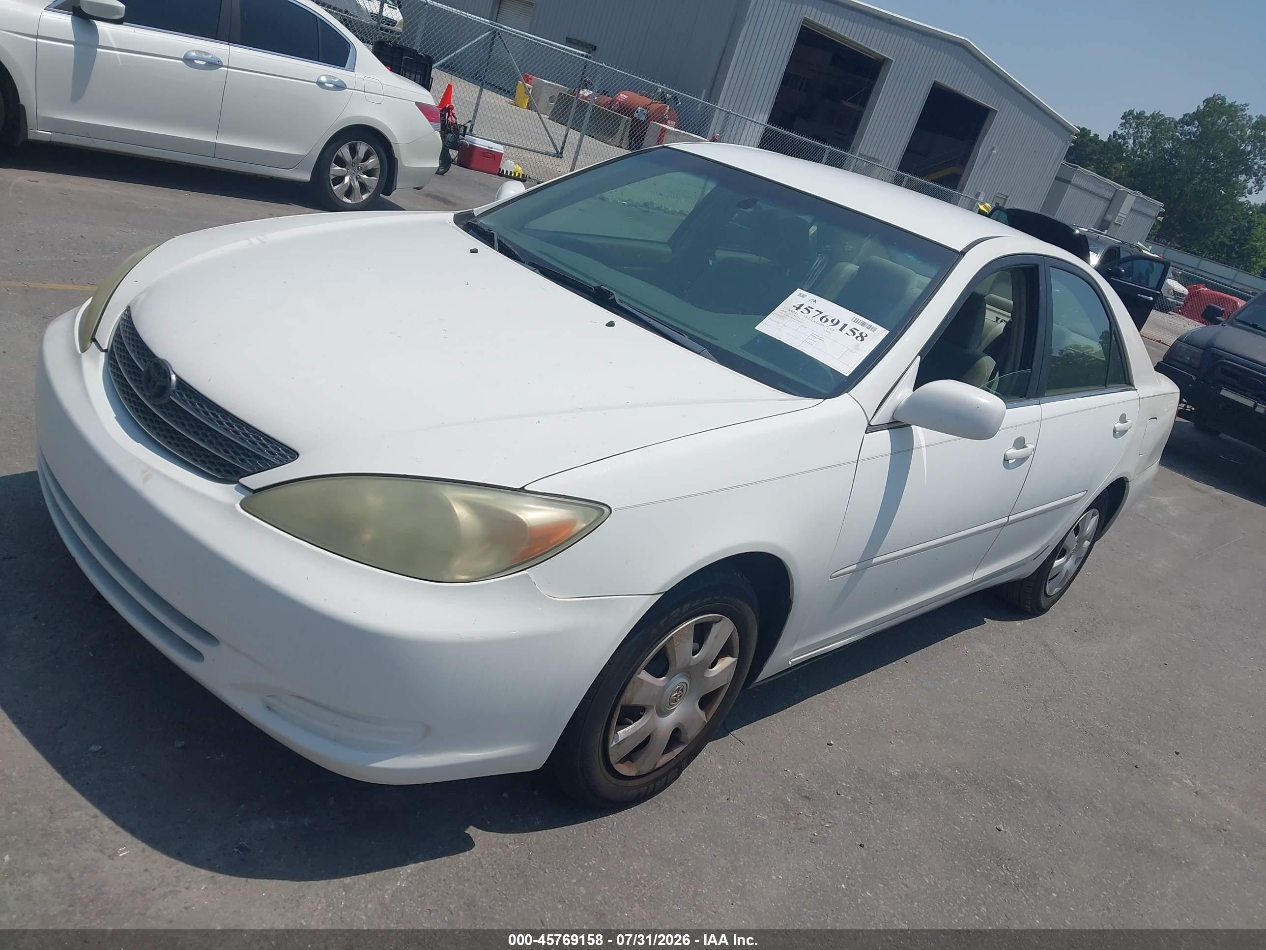 2004 Toyota Camry Le White vin: 4T1BE32K94U324987