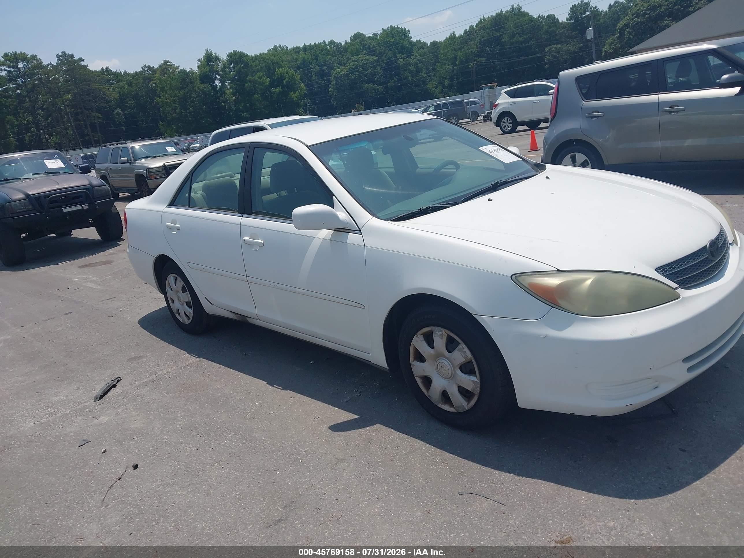 2004 Toyota Camry Le White vin: 4T1BE32K94U324987
