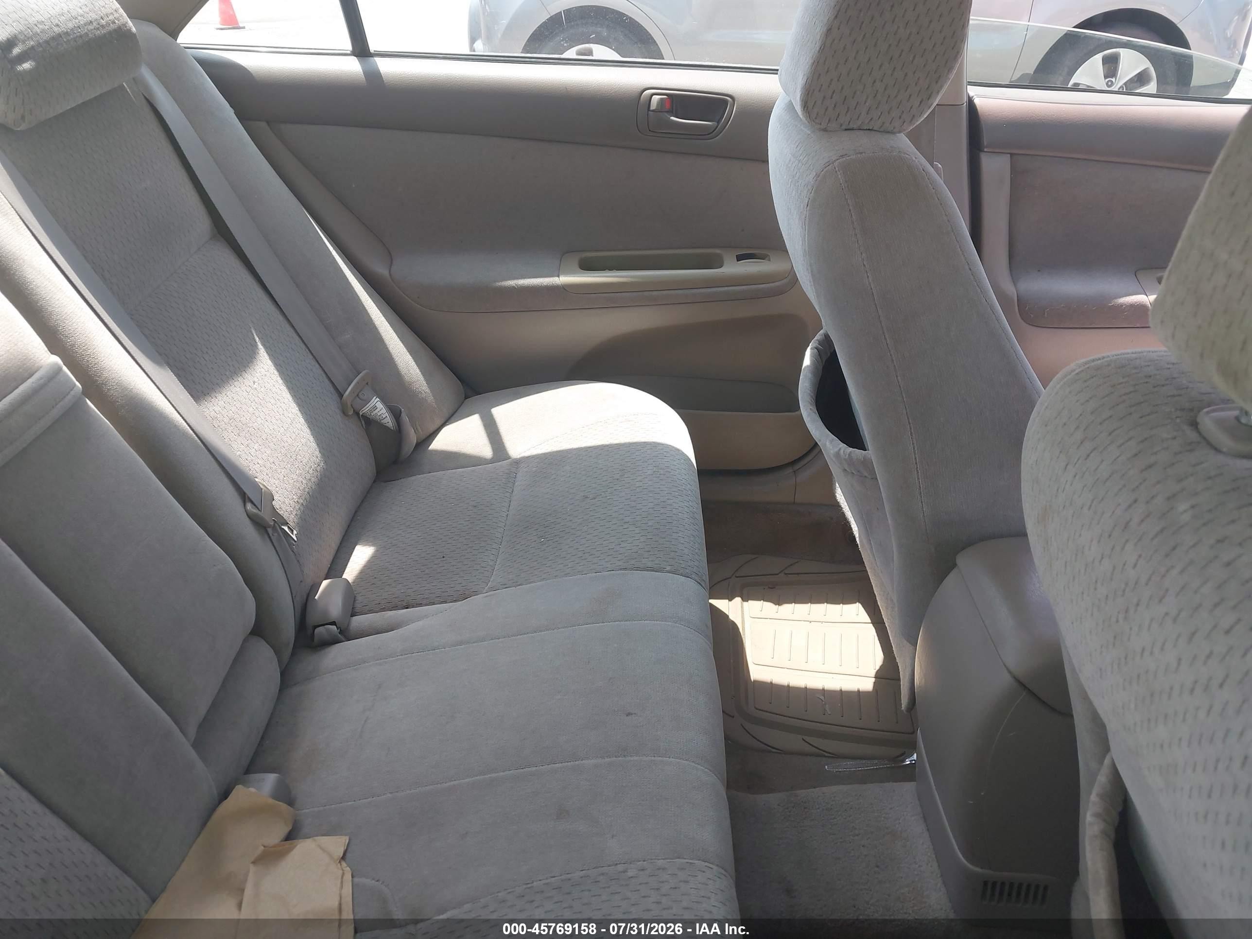 2004 Toyota Camry Le White vin: 4T1BE32K94U324987