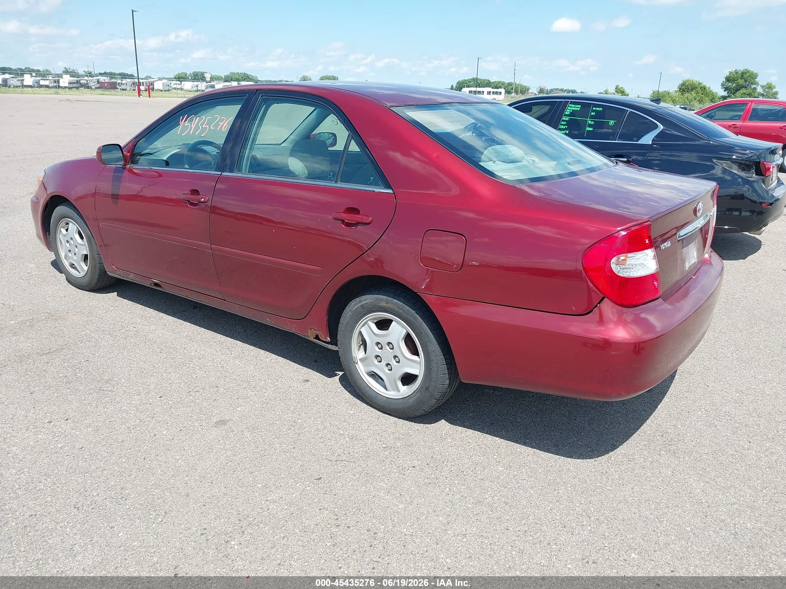 2004 Toyota Camry Le Red vin: 4T1BE32K94U326920