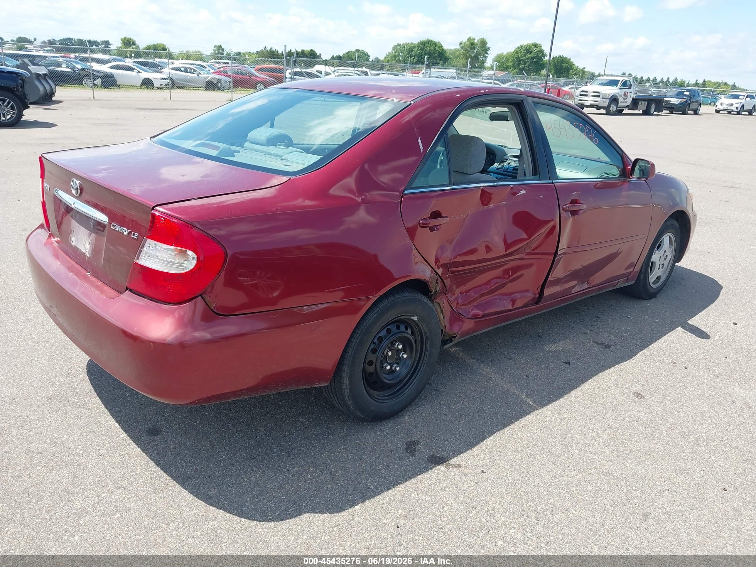 2004 Toyota Camry Le Red vin: 4T1BE32K94U326920