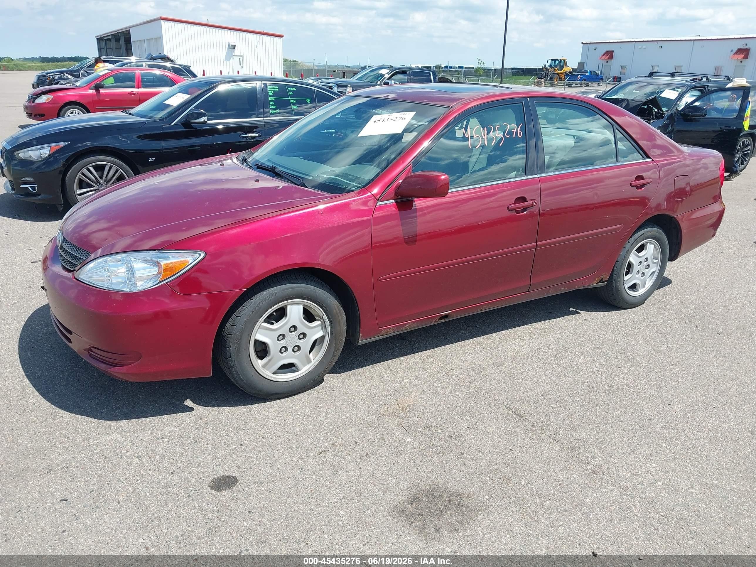 2004 Toyota Camry Le Red vin: 4T1BE32K94U326920
