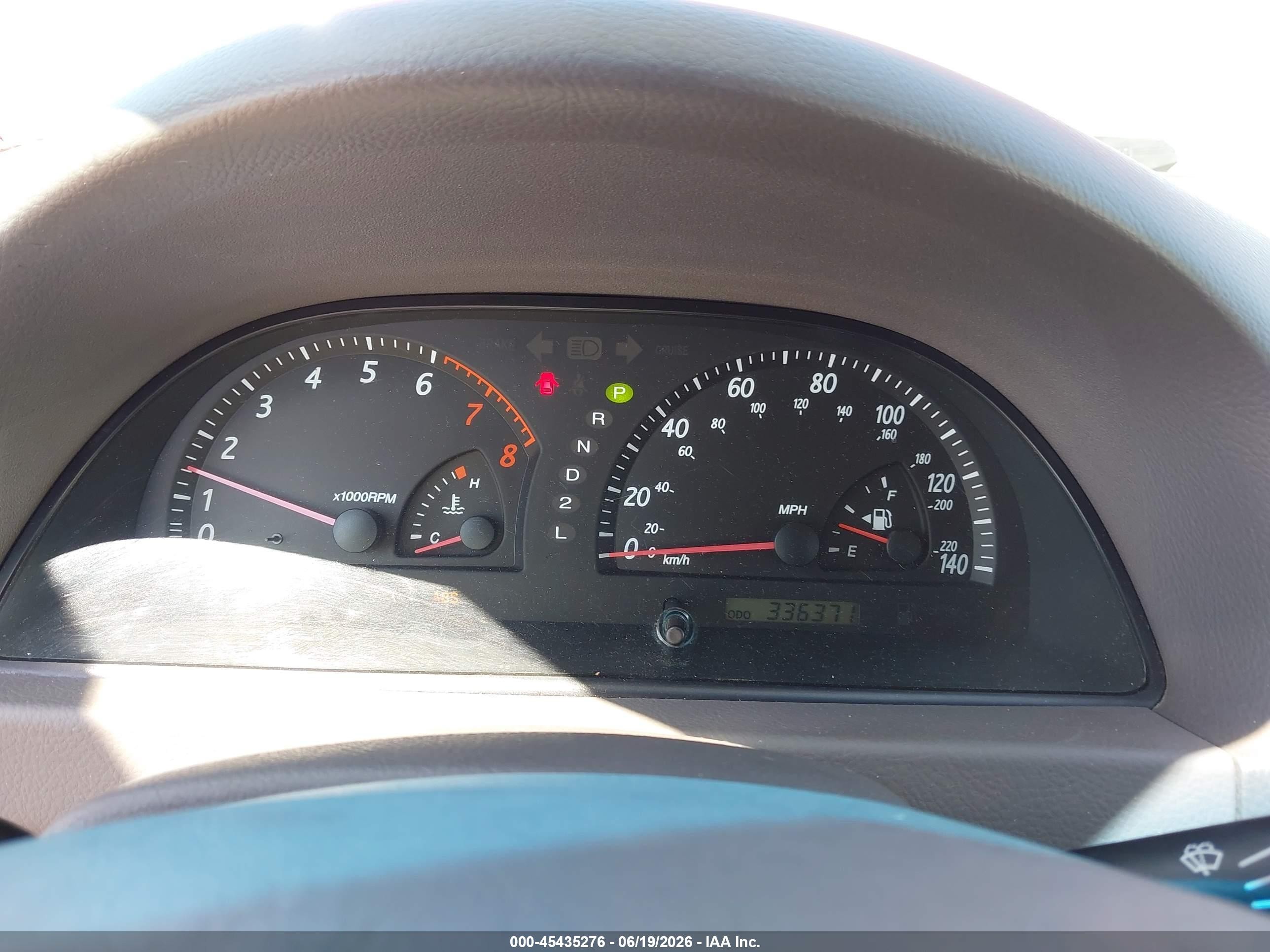 2004 Toyota Camry Le Red vin: 4T1BE32K94U326920