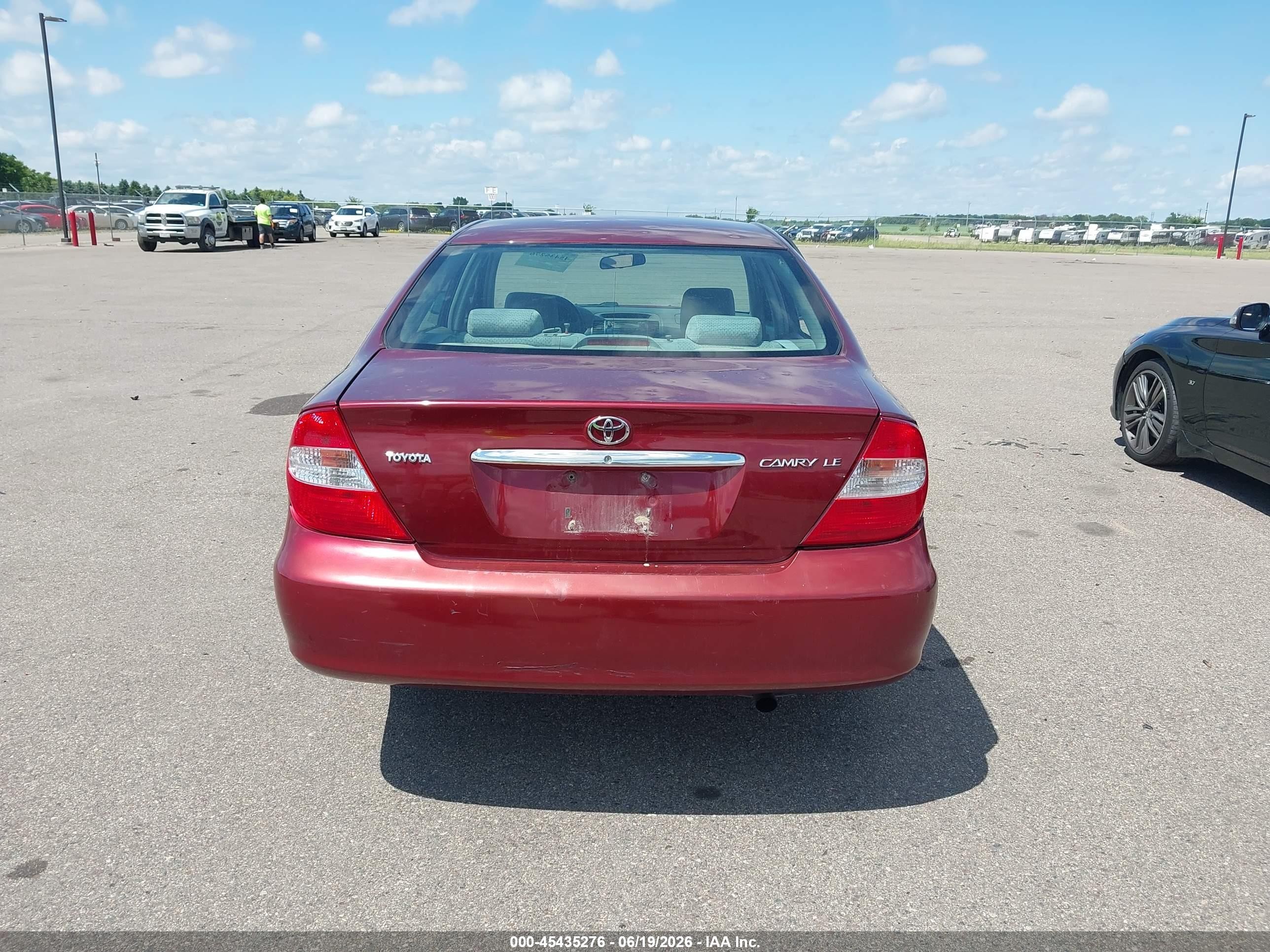 2004 Toyota Camry Le Red vin: 4T1BE32K94U326920
