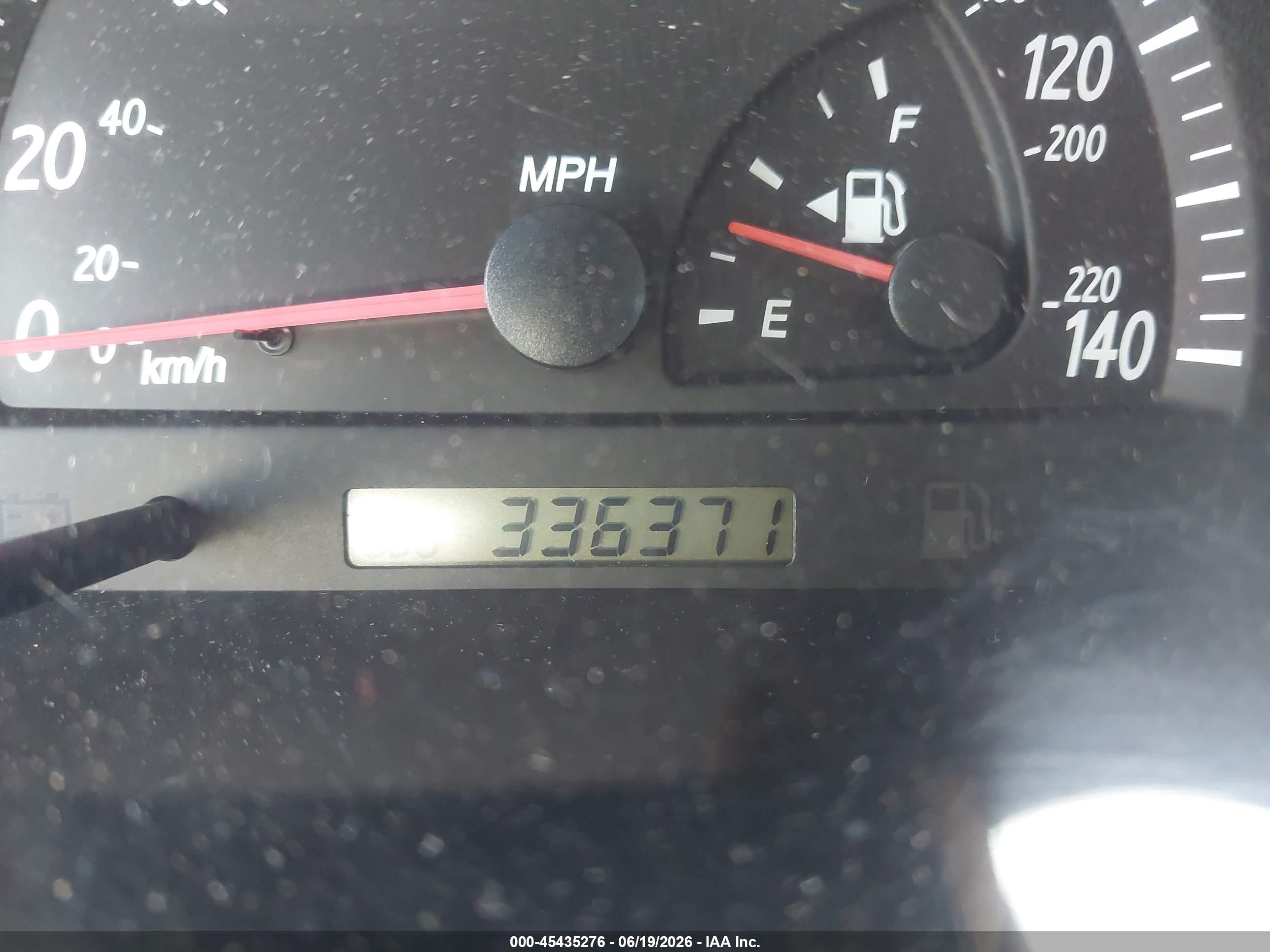 2004 Toyota Camry Le Red vin: 4T1BE32K94U326920