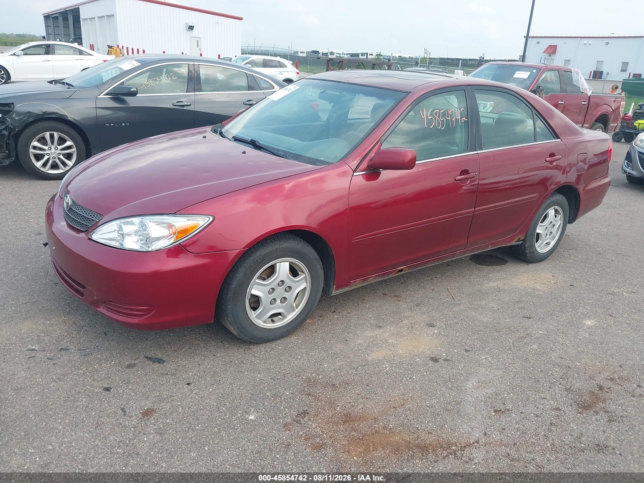 2004 Toyota Camry Le Red vin: 4T1BE32K94U326920