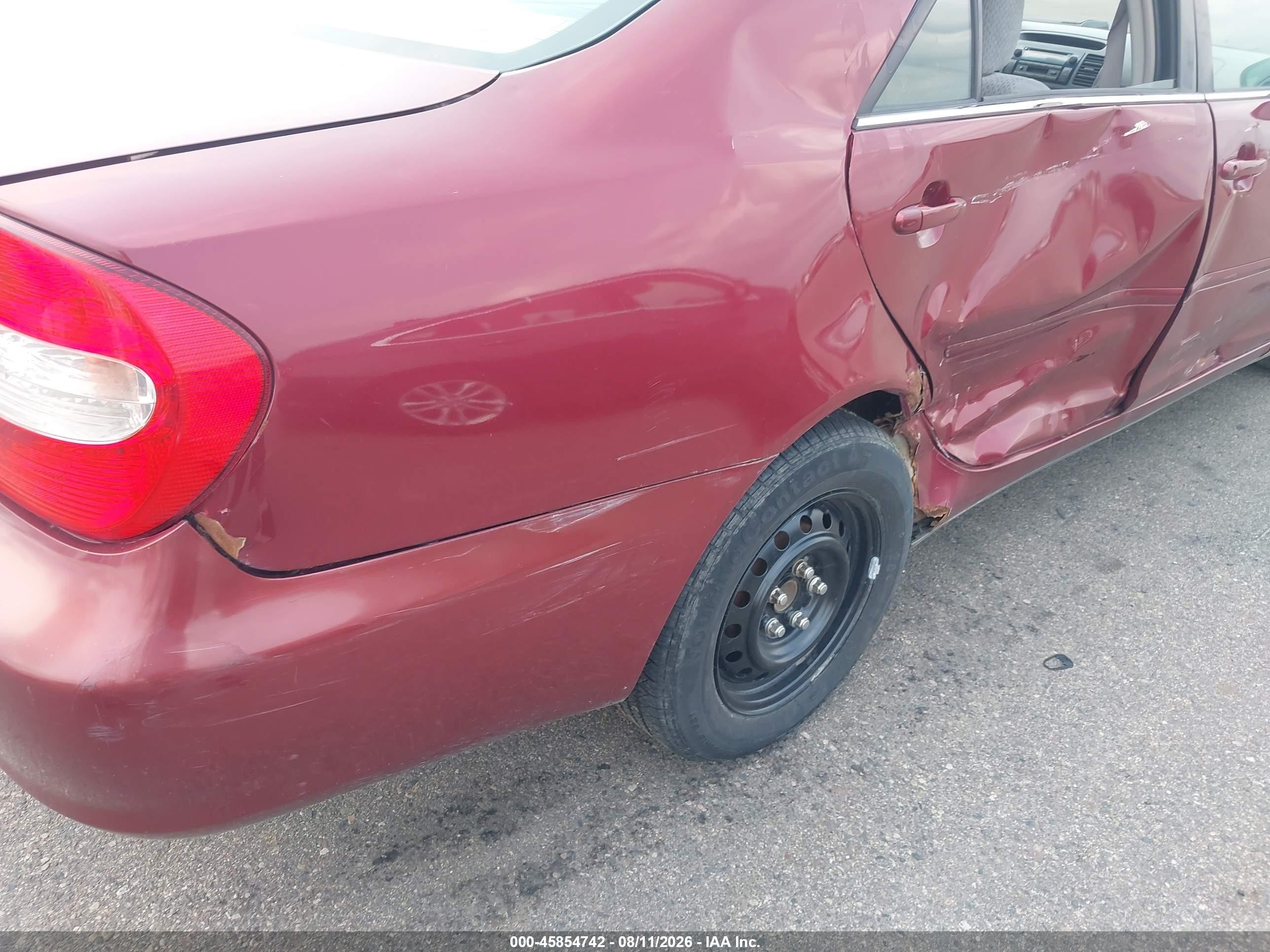 2004 Toyota Camry Le Red vin: 4T1BE32K94U326920