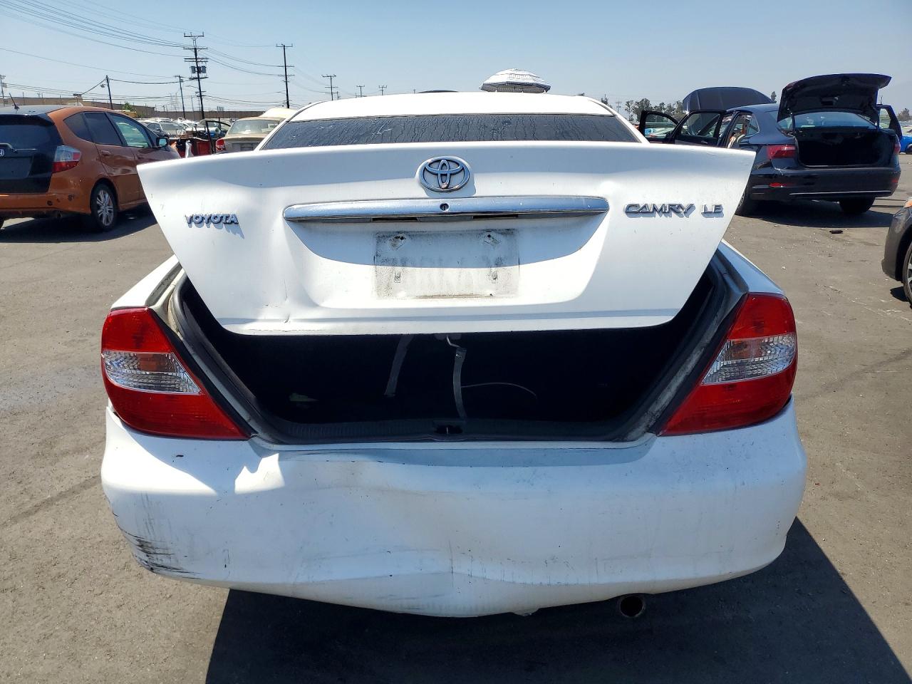 2004 Toyota Camry Le White vin: 4T1BE32K94U360775