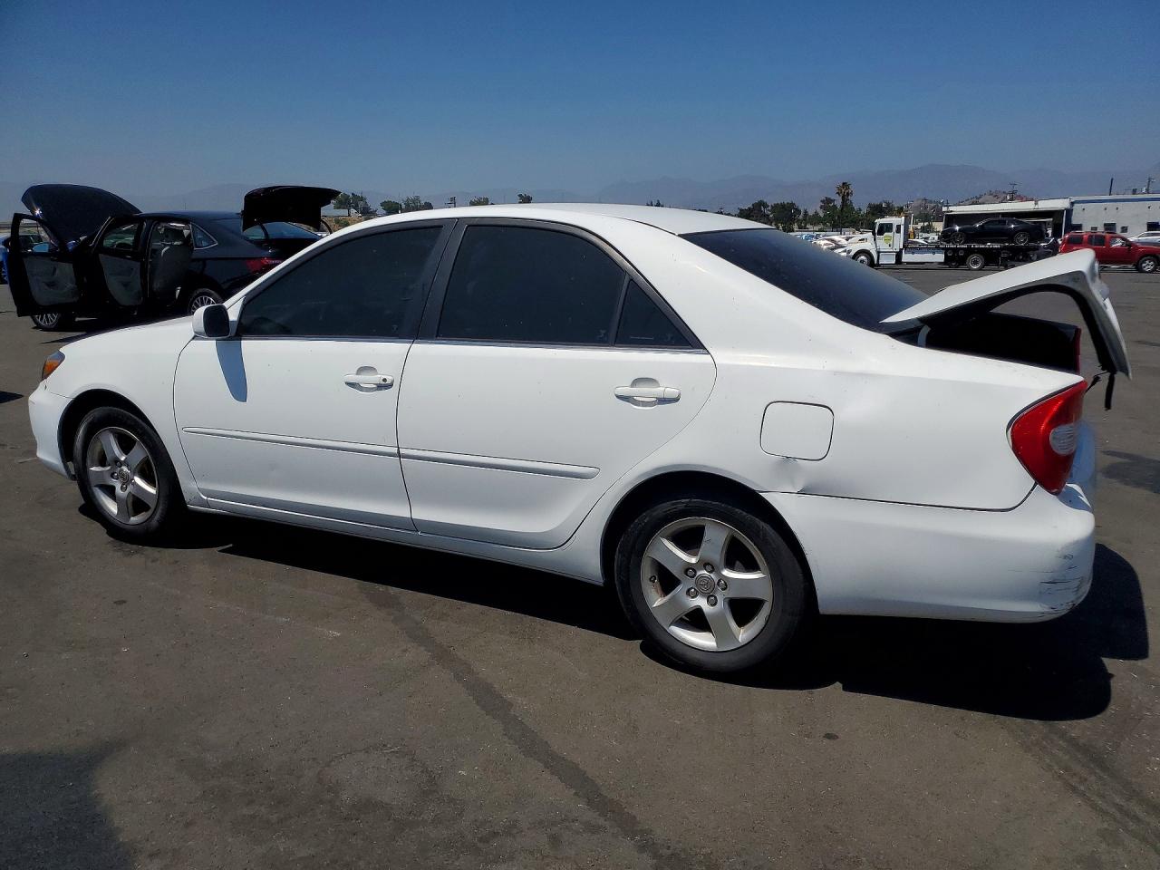 2004 Toyota Camry Le White vin: 4T1BE32K94U360775