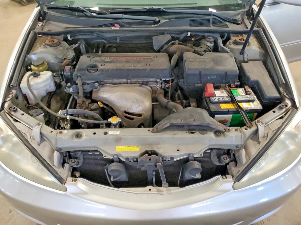 2004 Toyota Camry Le Silver vin: 4T1BE32K94U376331