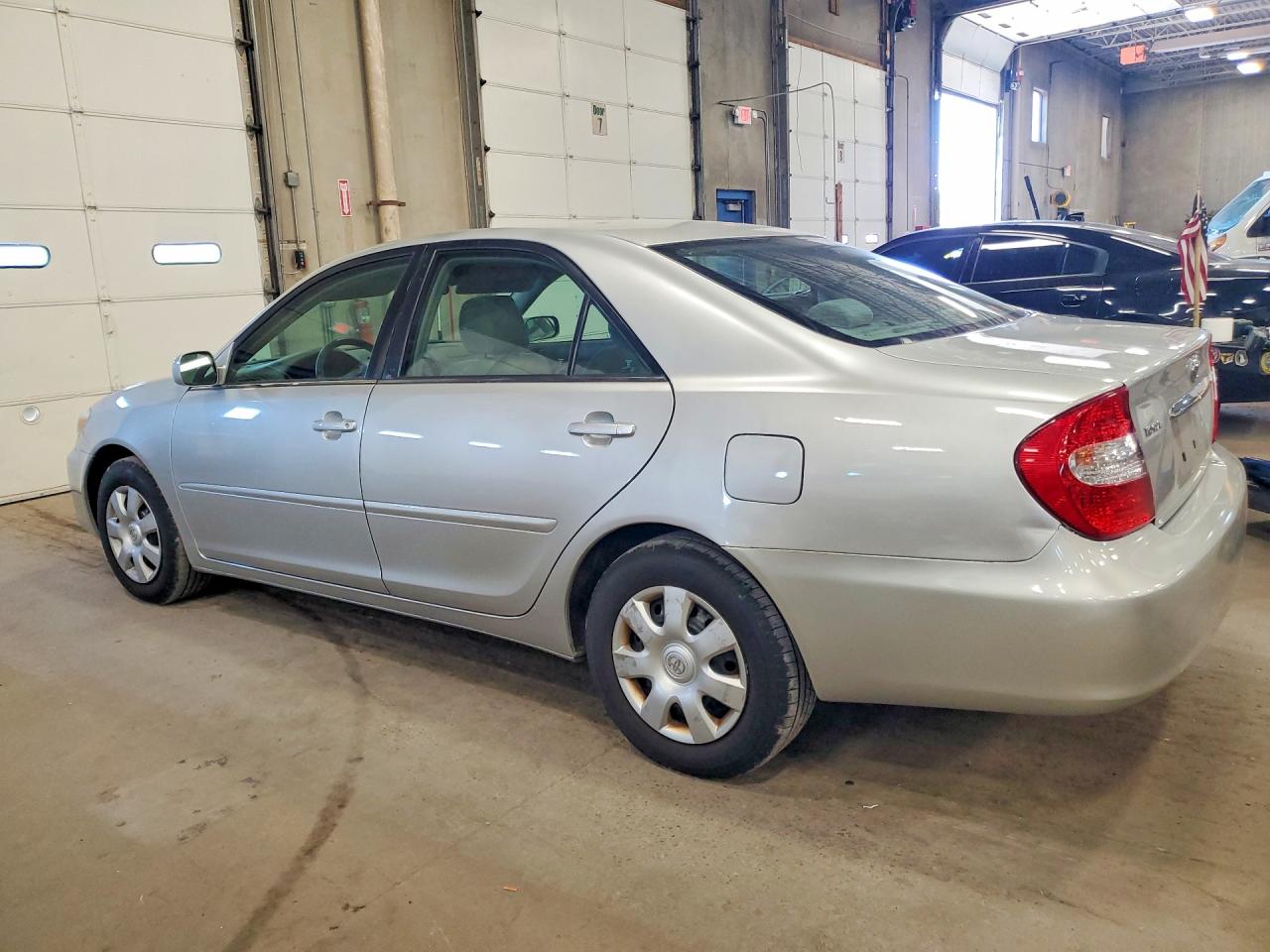 2004 Toyota Camry Le Silver vin: 4T1BE32K94U376331