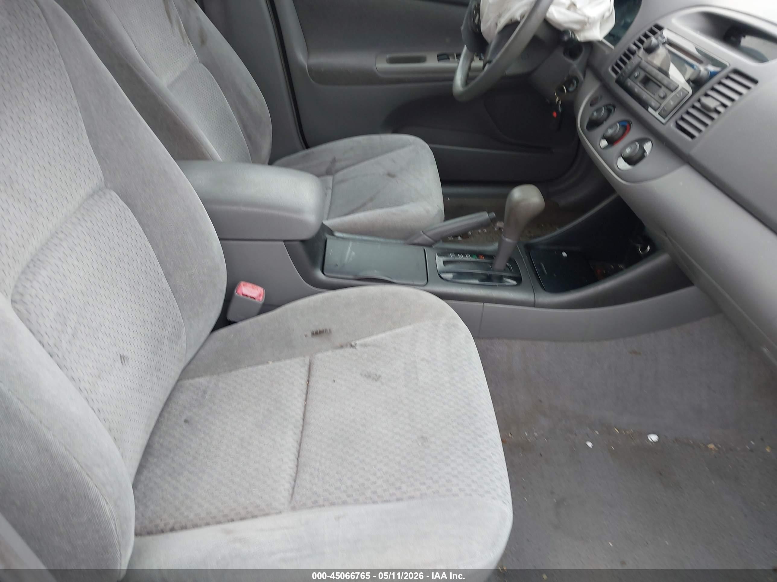 2004 Toyota Camry Le Green vin: 4T1BE32K94U376944