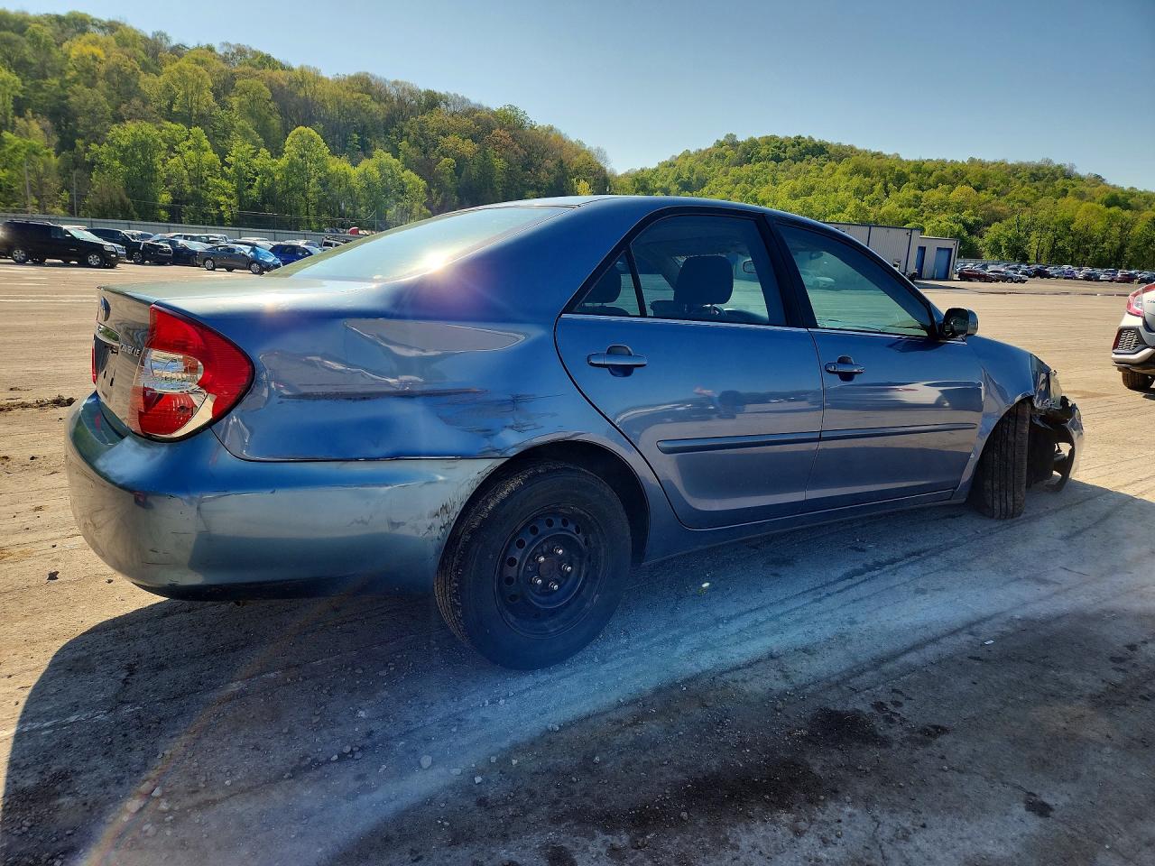2004 Toyota Camry Le Blue vin: 4T1BE32K94U807301
