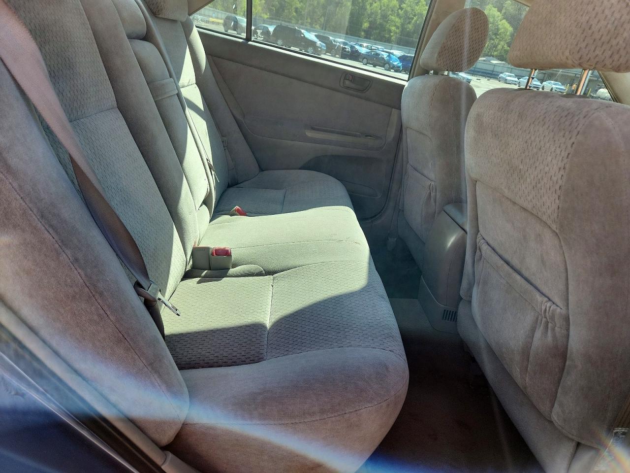2004 Toyota Camry Le Blue vin: 4T1BE32K94U807301