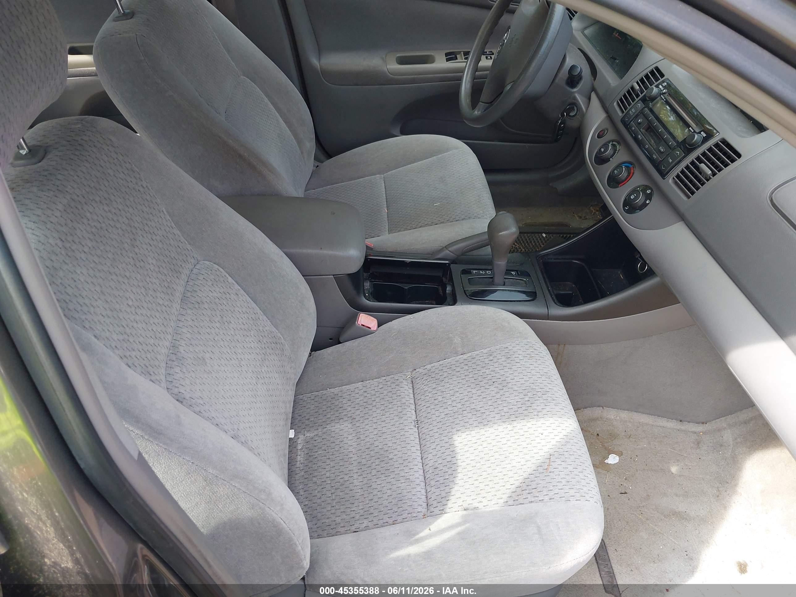 2004 Toyota Camry Le Gray vin: 4T1BE32K94U814586
