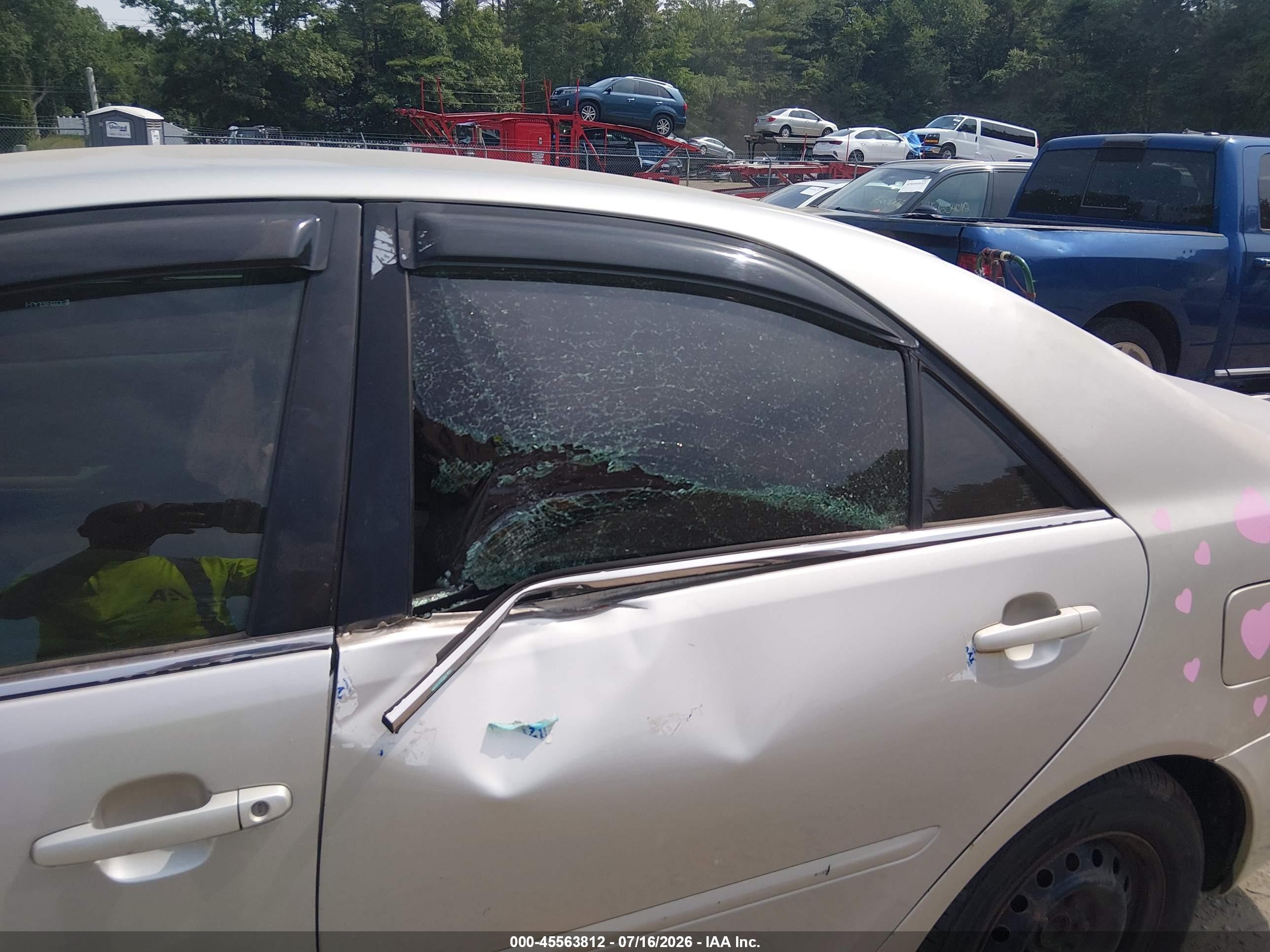 2004 Toyota Camry Le Silver vin: 4T1BE32K94U827175