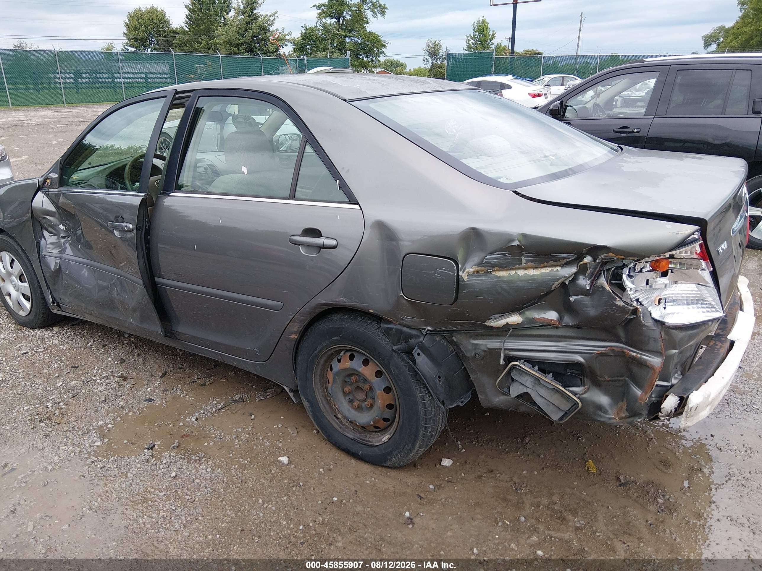 2004 Toyota Camry Le Gray vin: 4T1BE32K94U844803