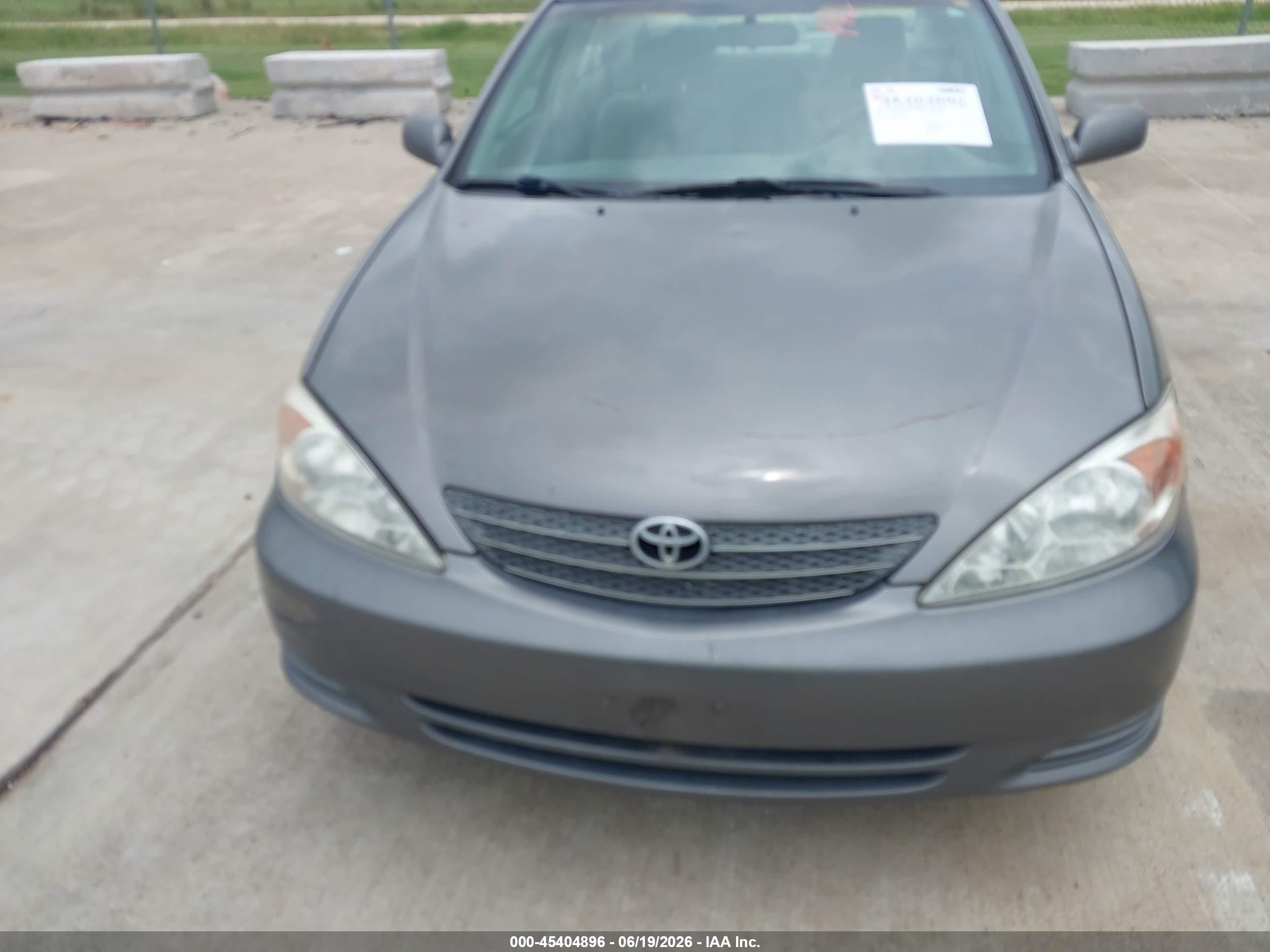 2004 Toyota Camry Le Gray vin: 4T1BE32K94U875498