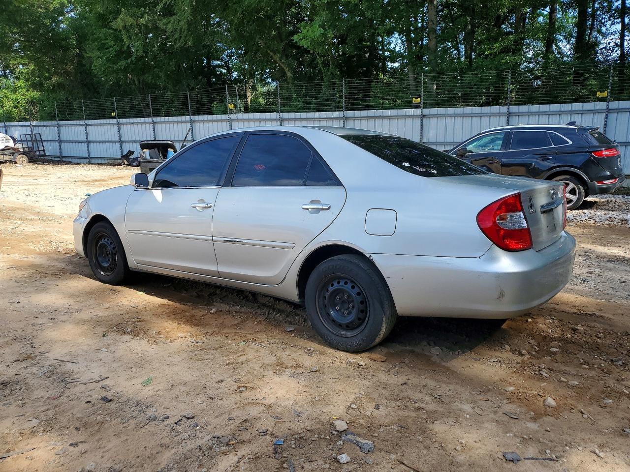 2004 Toyota Camry Le Silver vin: 4T1BE32K94U902196