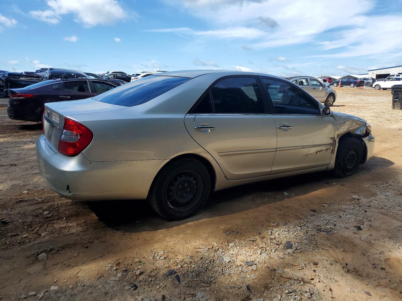 2004 Toyota Camry Le Silver vin: 4T1BE32K94U902196