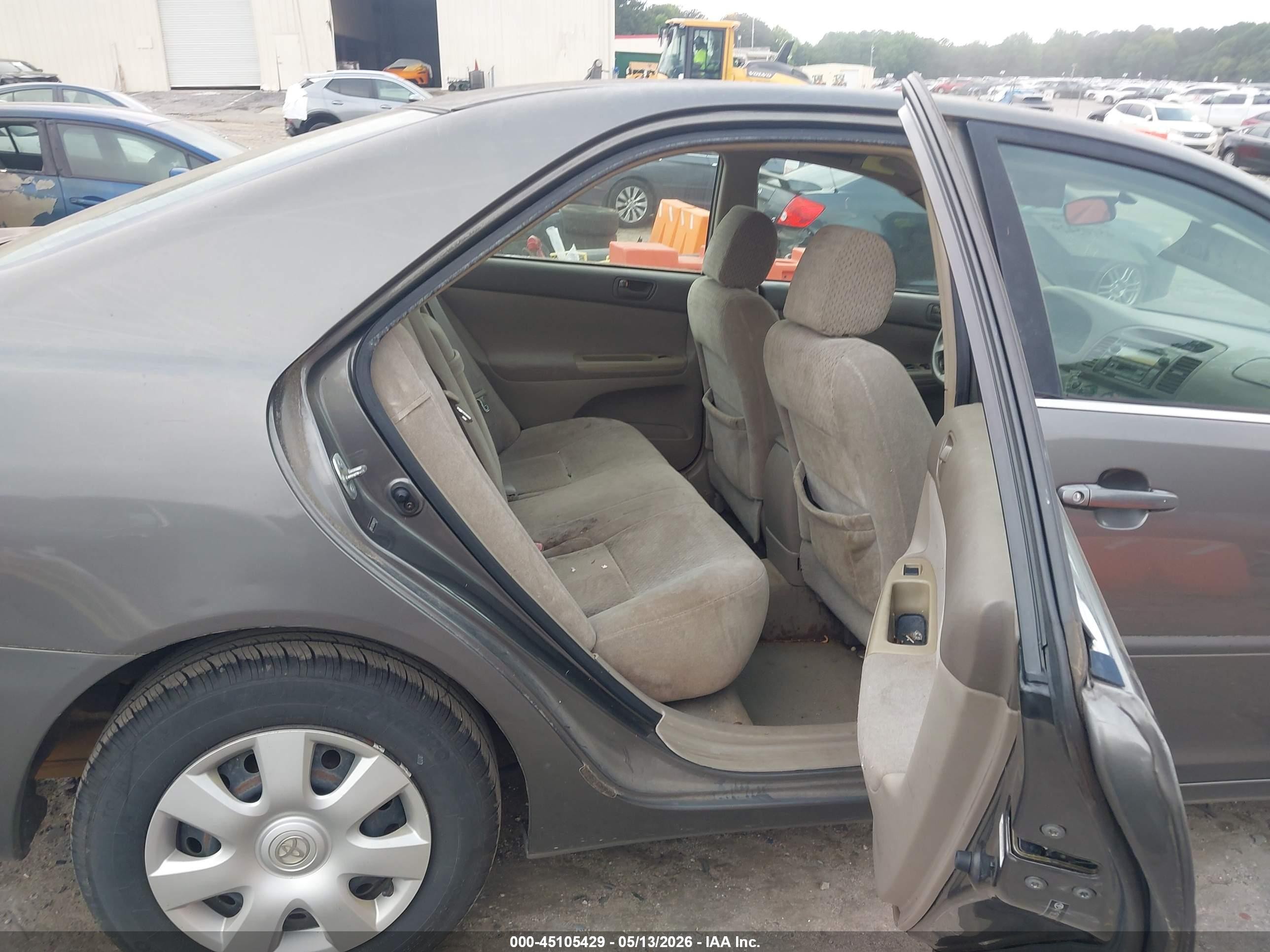 2004 Toyota Camry Le Gray vin: 4T1BE32K94U914719