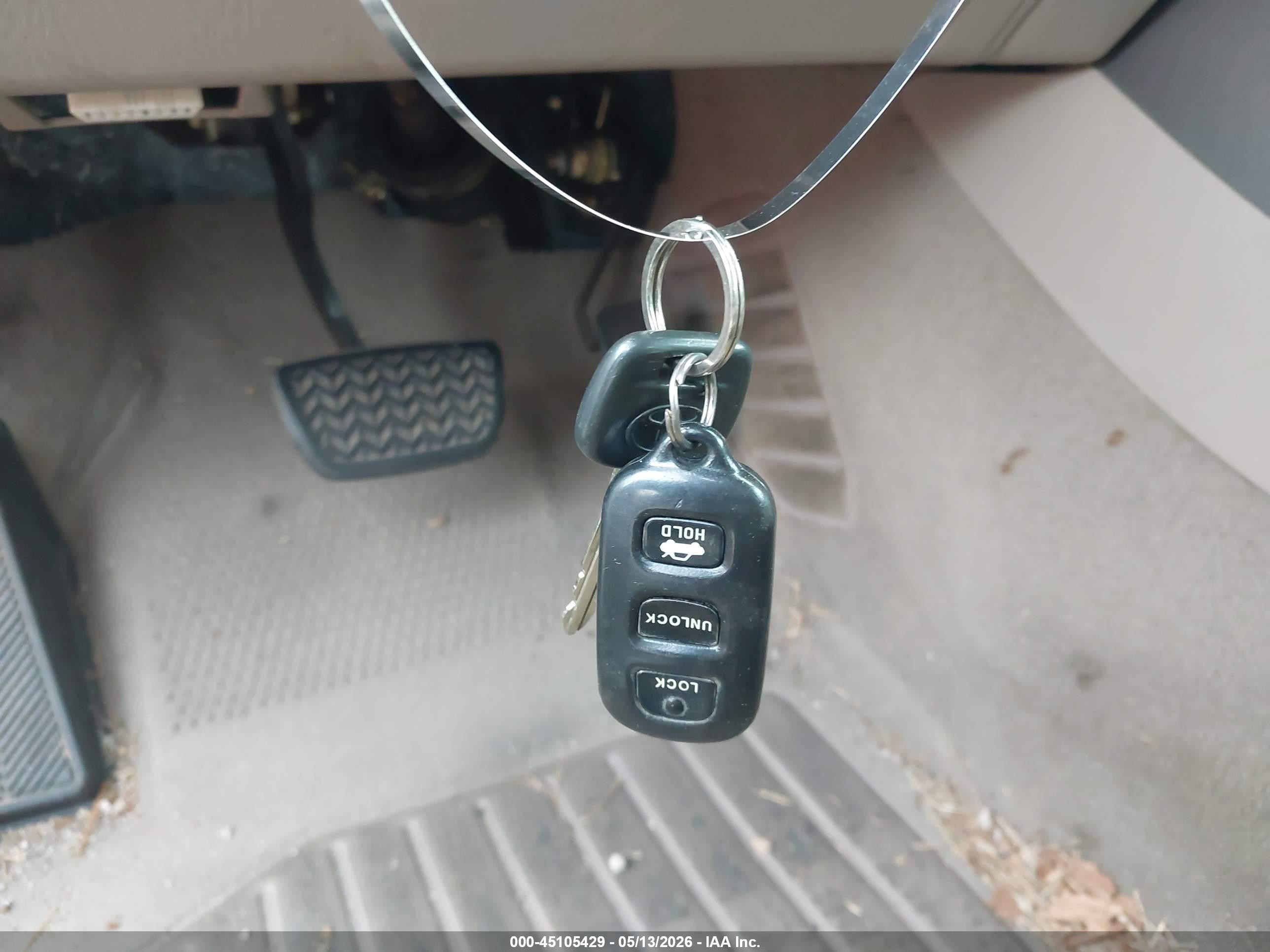 2004 Toyota Camry Le Gray vin: 4T1BE32K94U914719