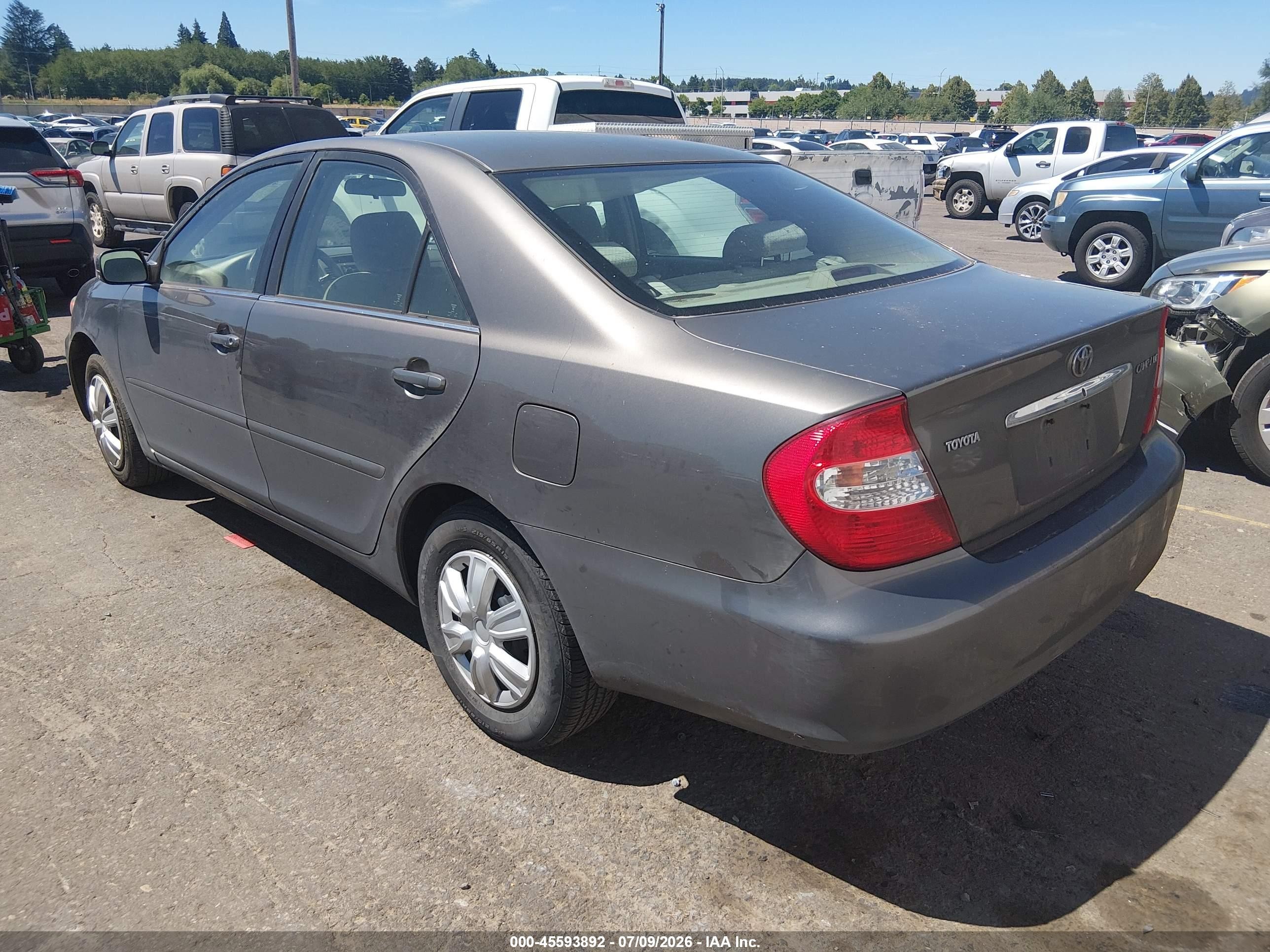 2004 Toyota Camry Le Gray vin: 4T1BE32K94U922027