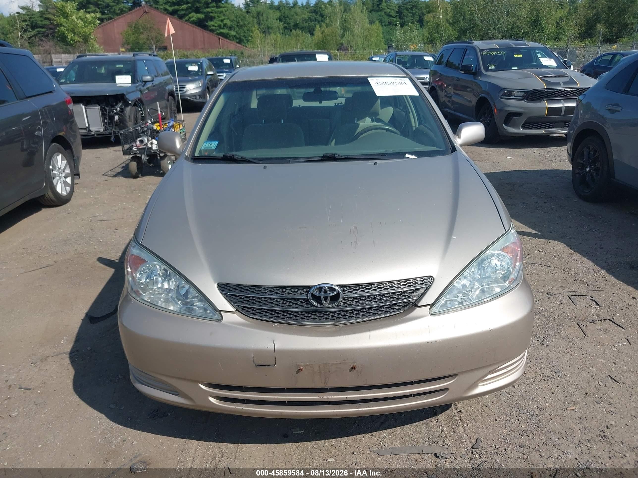 2004 Toyota Camry Le Gold vin: 4T1BE32K94U925221