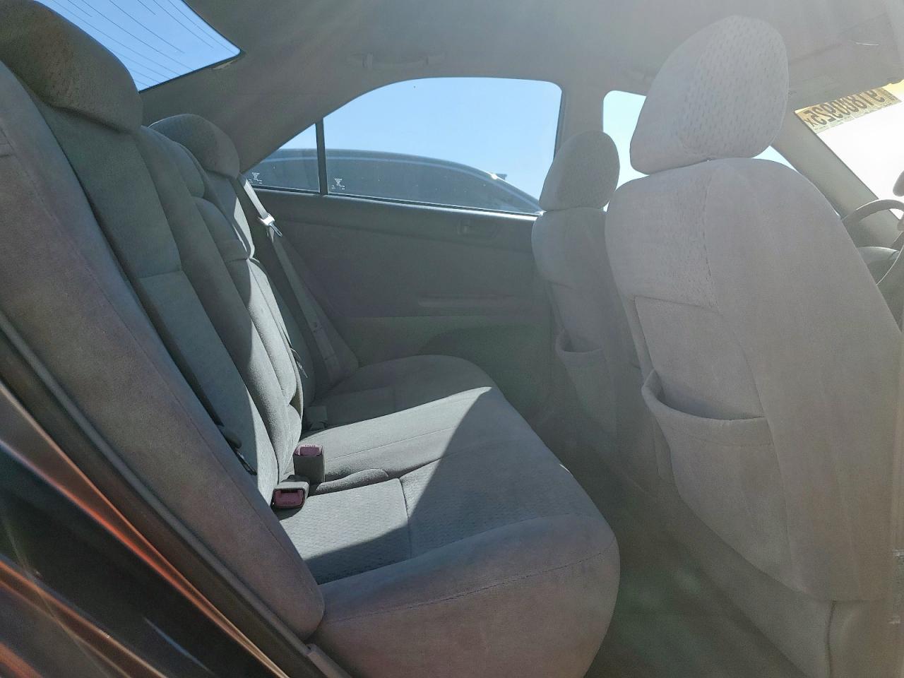 2004 Toyota Camry Le Gray vin: 4T1BE32K94U928877