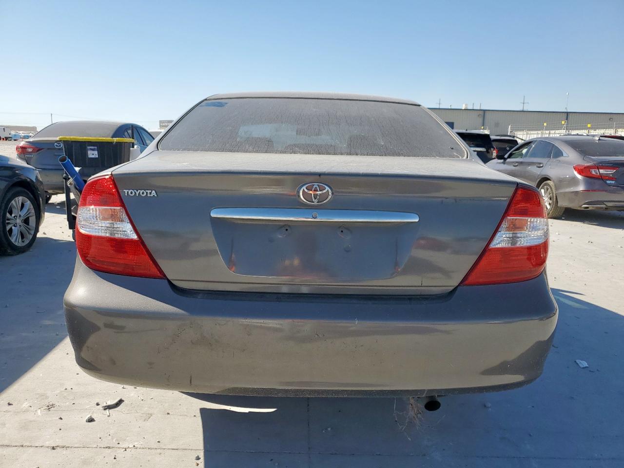 2004 Toyota Camry Le Gray vin: 4T1BE32K94U928877