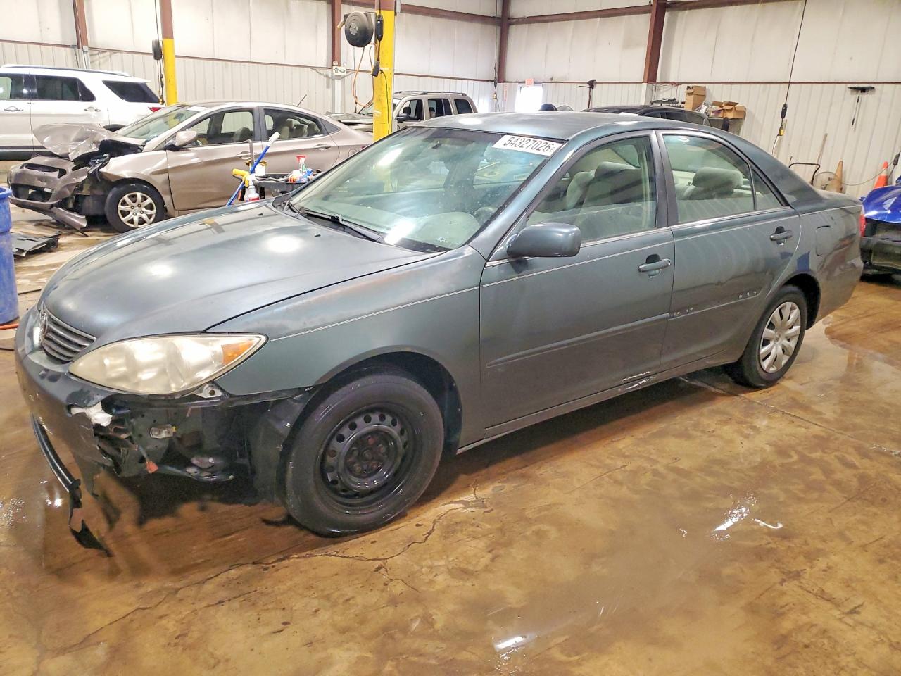 2005 Toyota Camry Le Green vin: 4T1BE32K95U023136